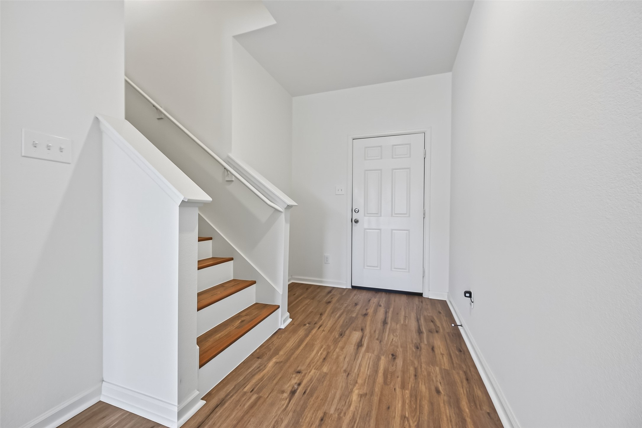654 Amesbury Road Property Photo 6