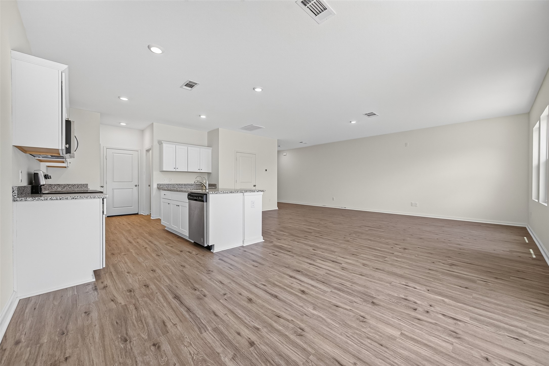 654 Amesbury Road Property Photo 13