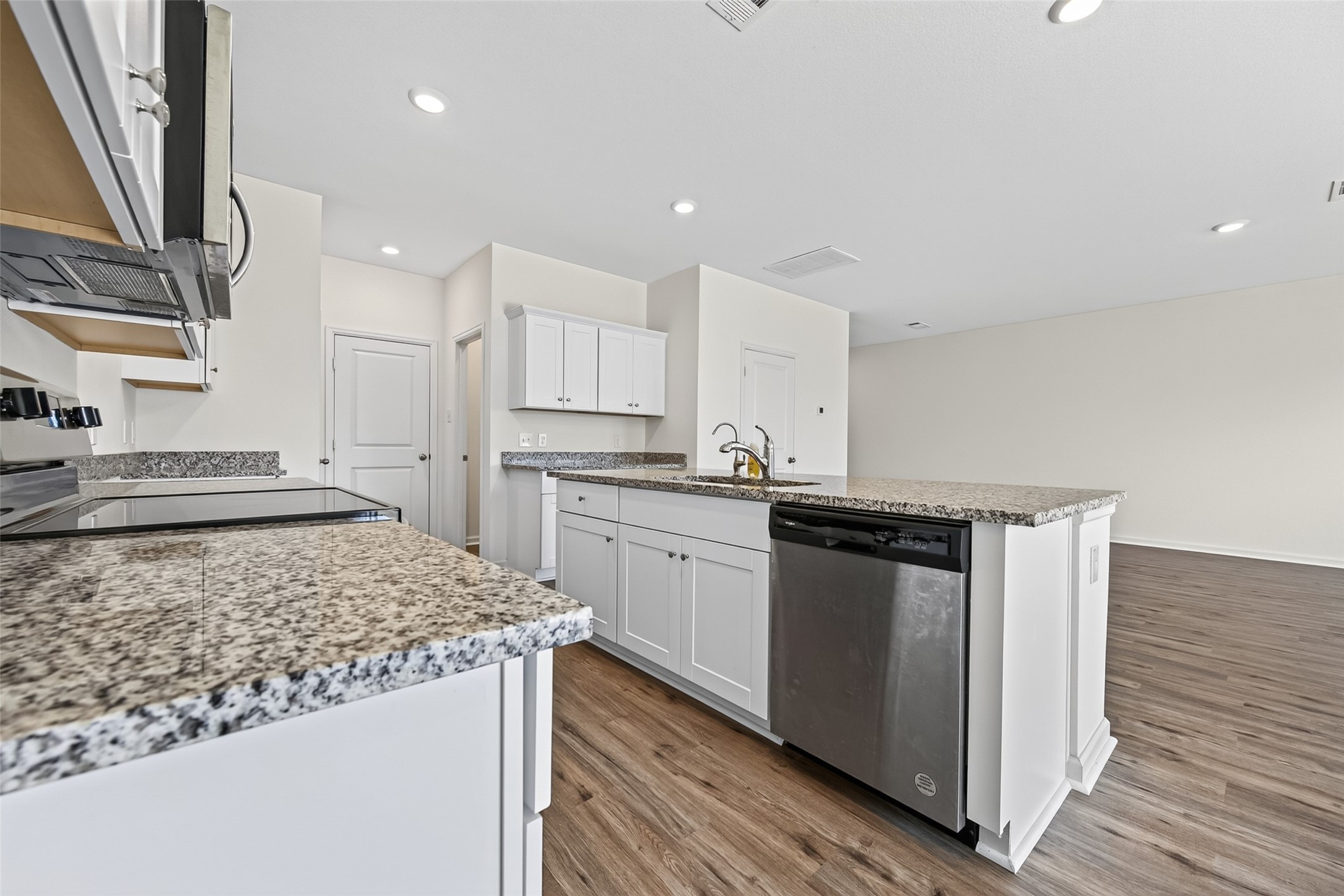 654 Amesbury Road Property Photo 15