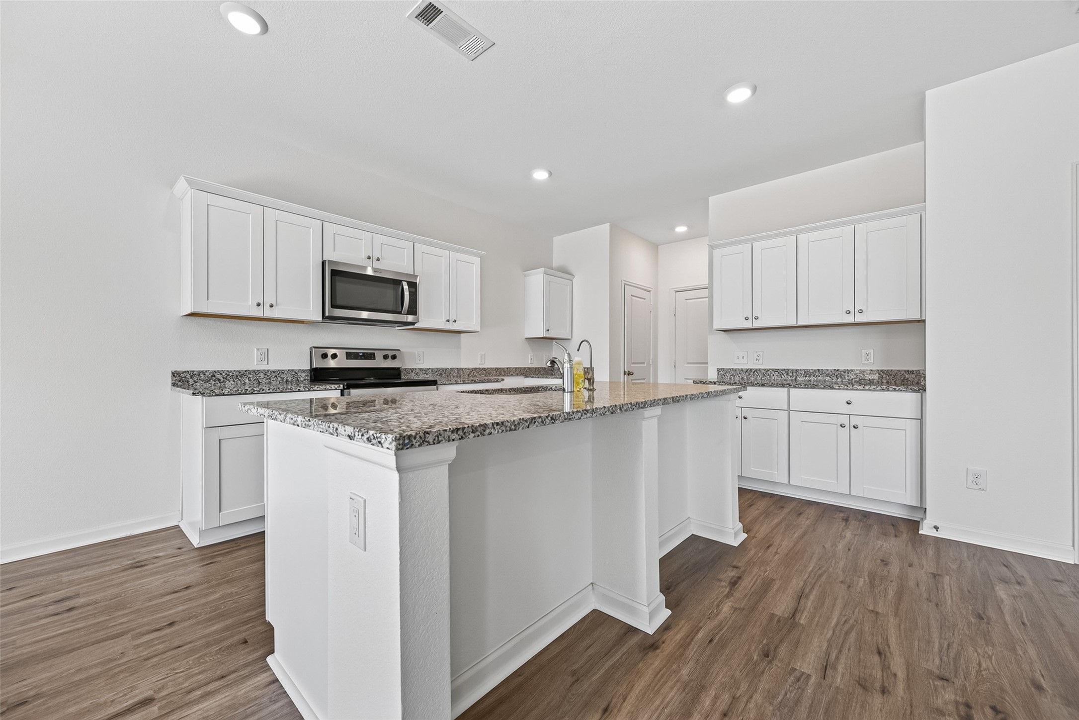 654 Amesbury Road Property Photo 22