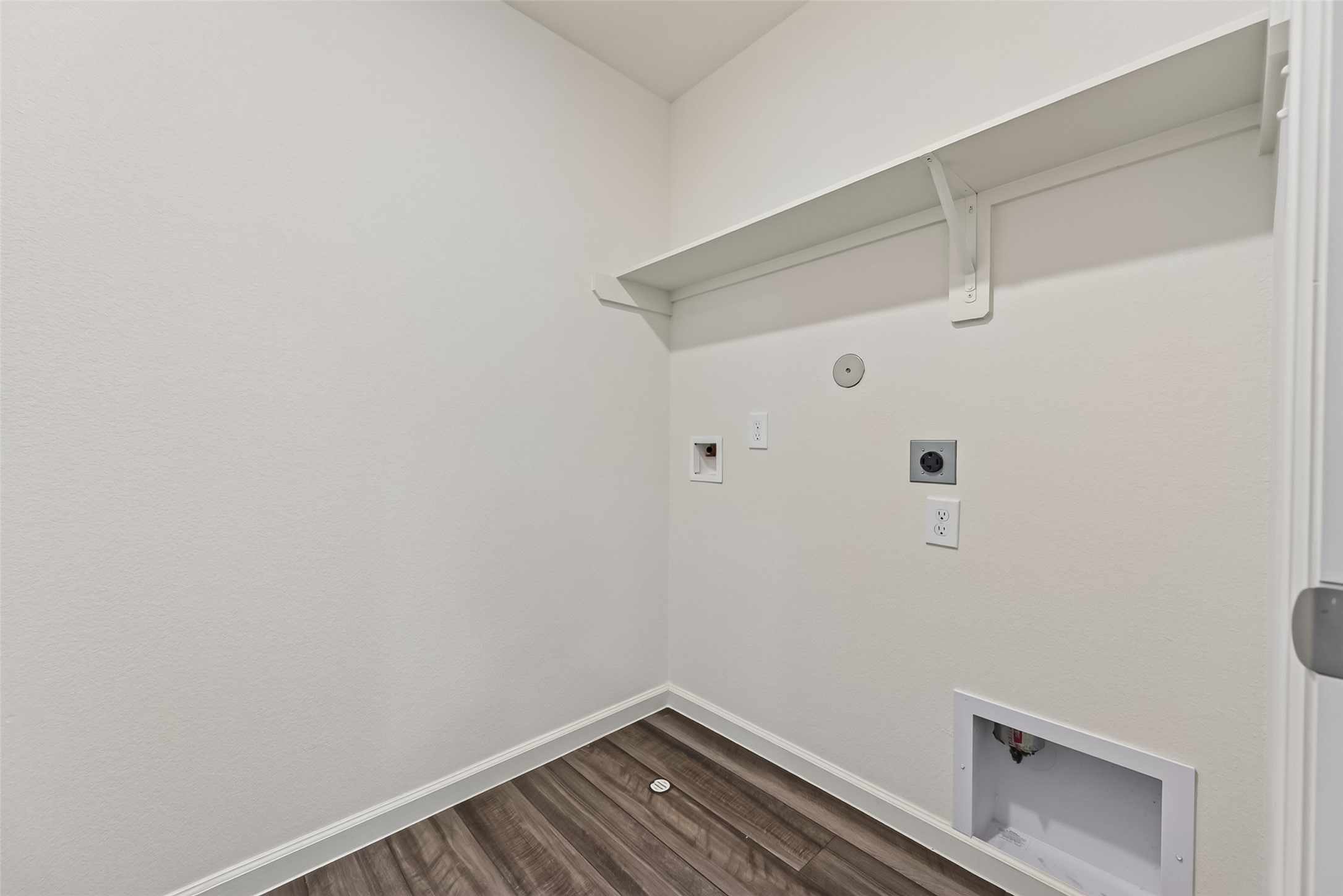 654 Amesbury Road Property Photo 27