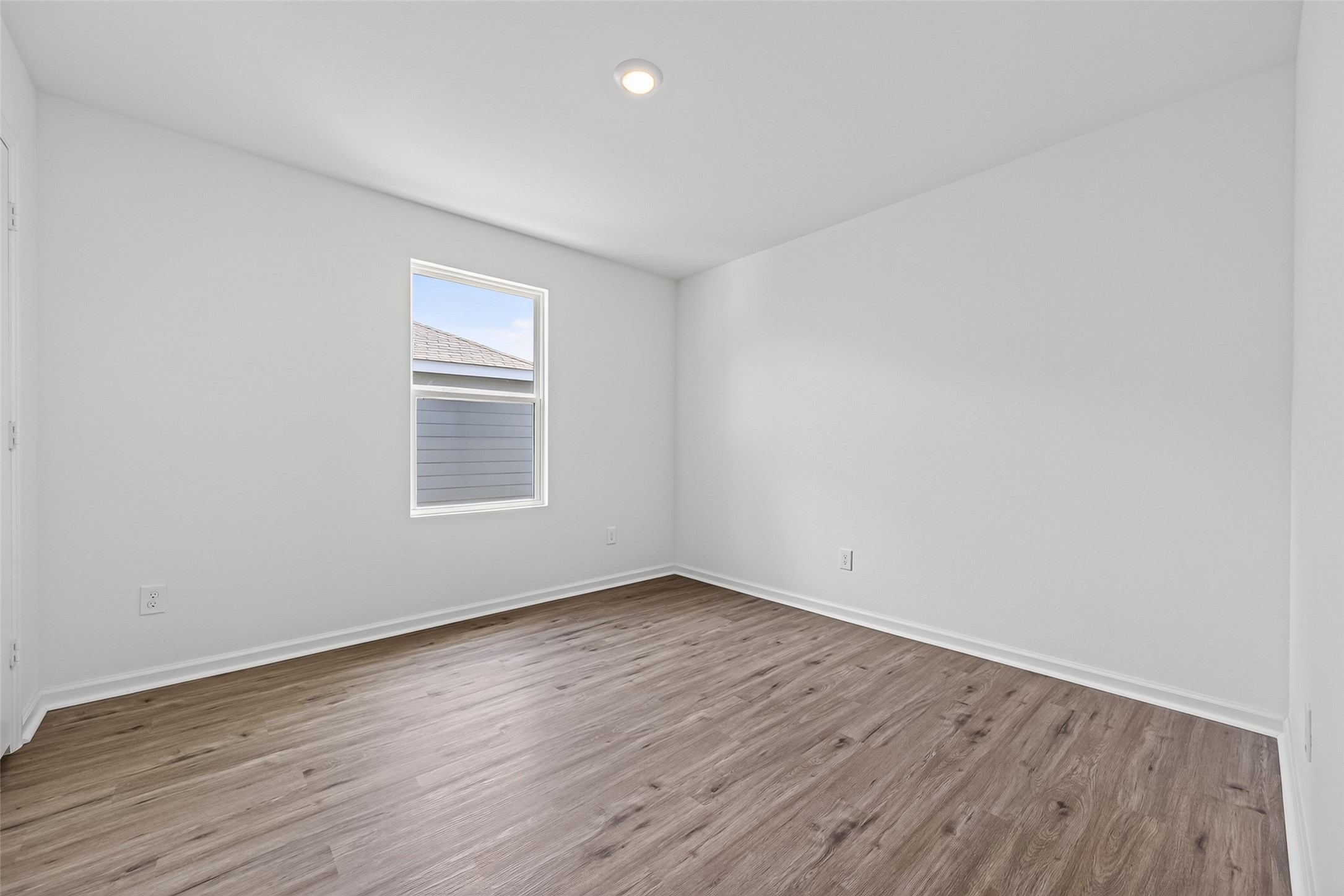 654 Amesbury Road Property Photo 32