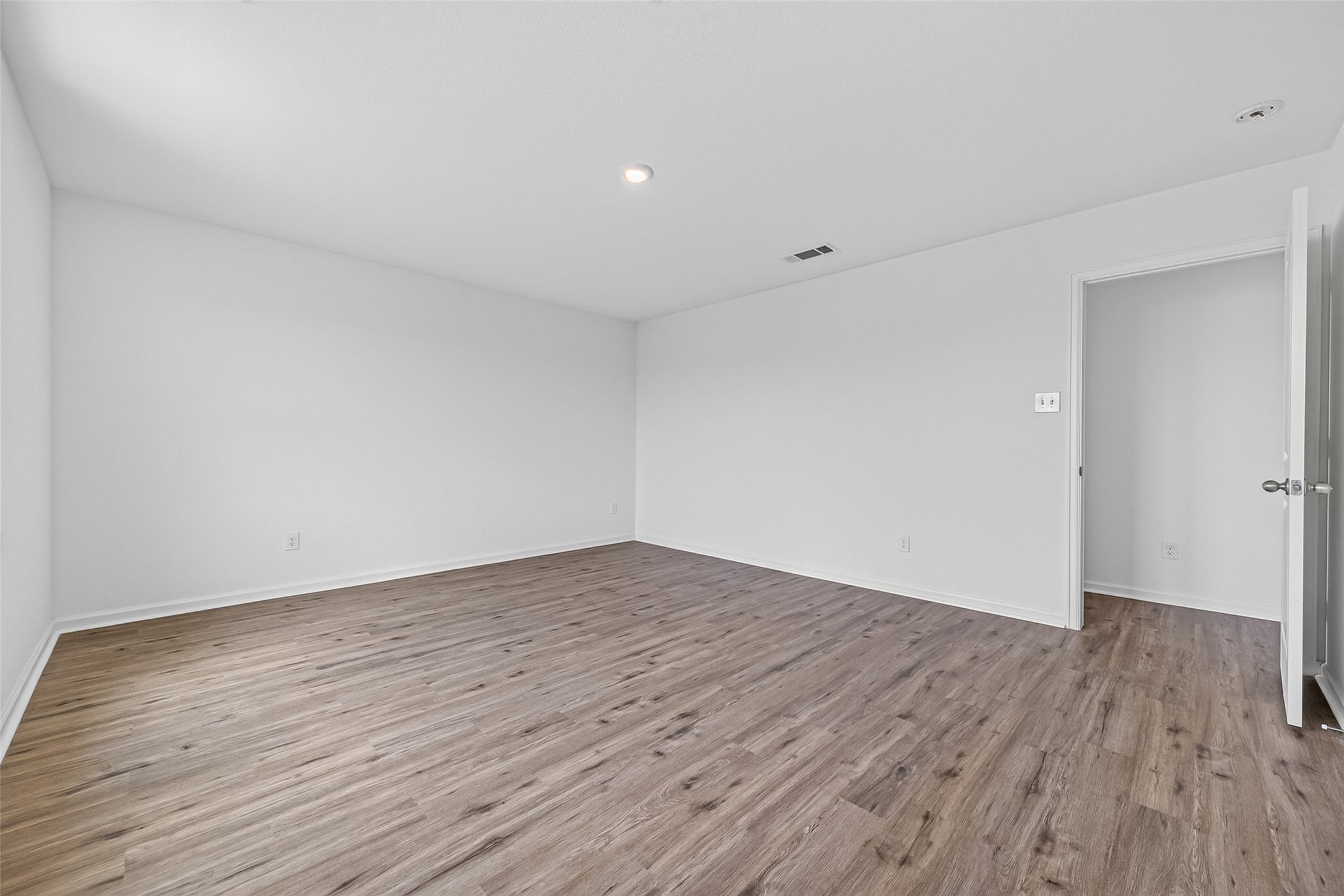 654 Amesbury Road Property Photo 35