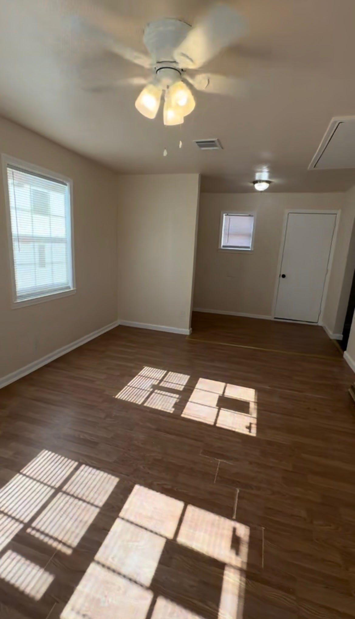 2520 E Crosstimbers Street Property Photo 2
