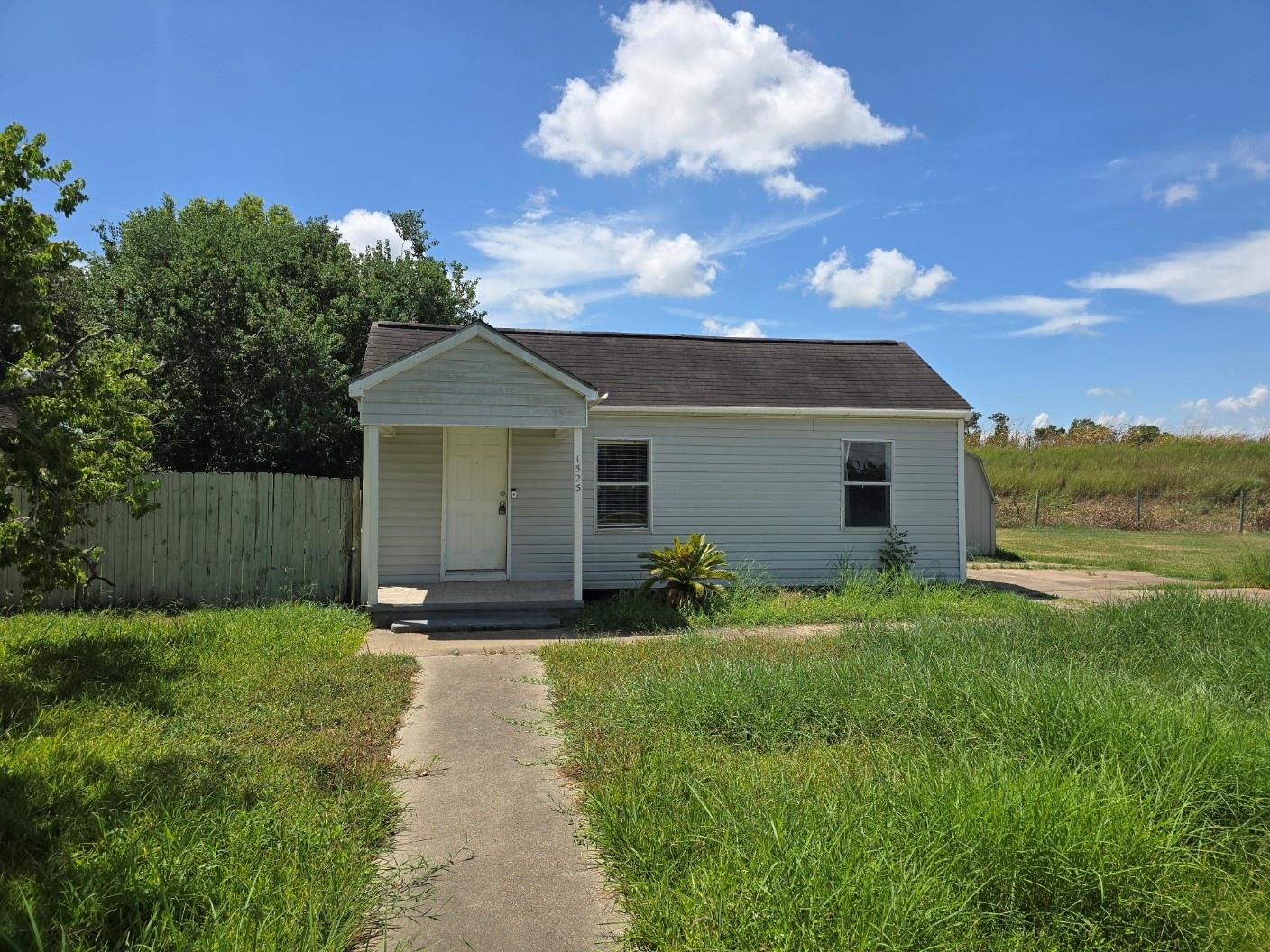 1523 N Avenue F, Freeport Tx 77541 Property Photo 1