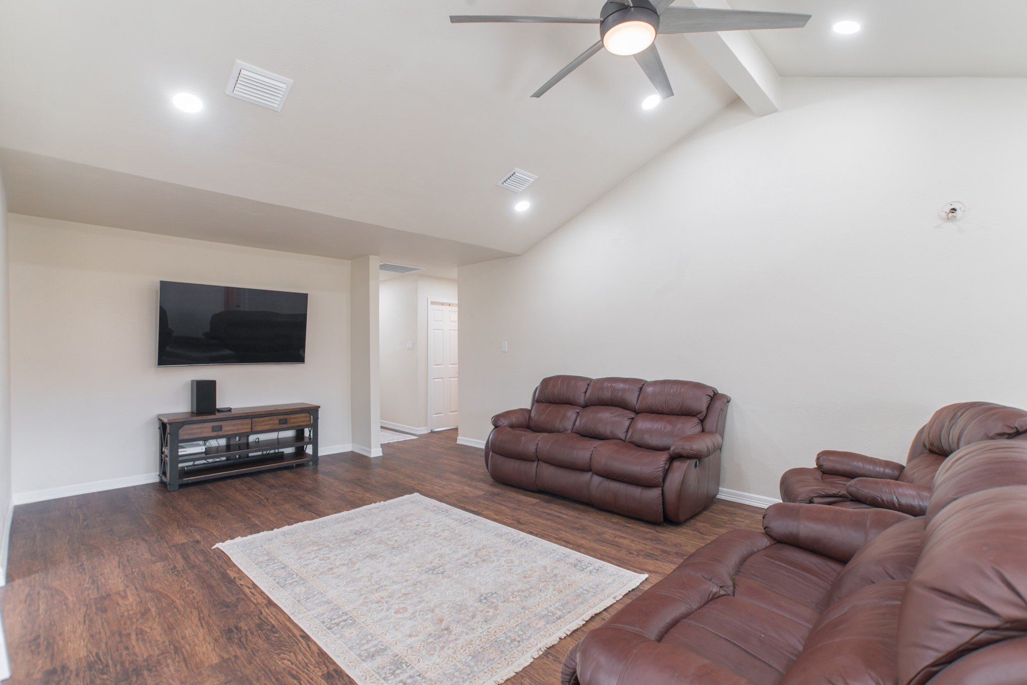 4913 Deerwood Circle Property Photo 1