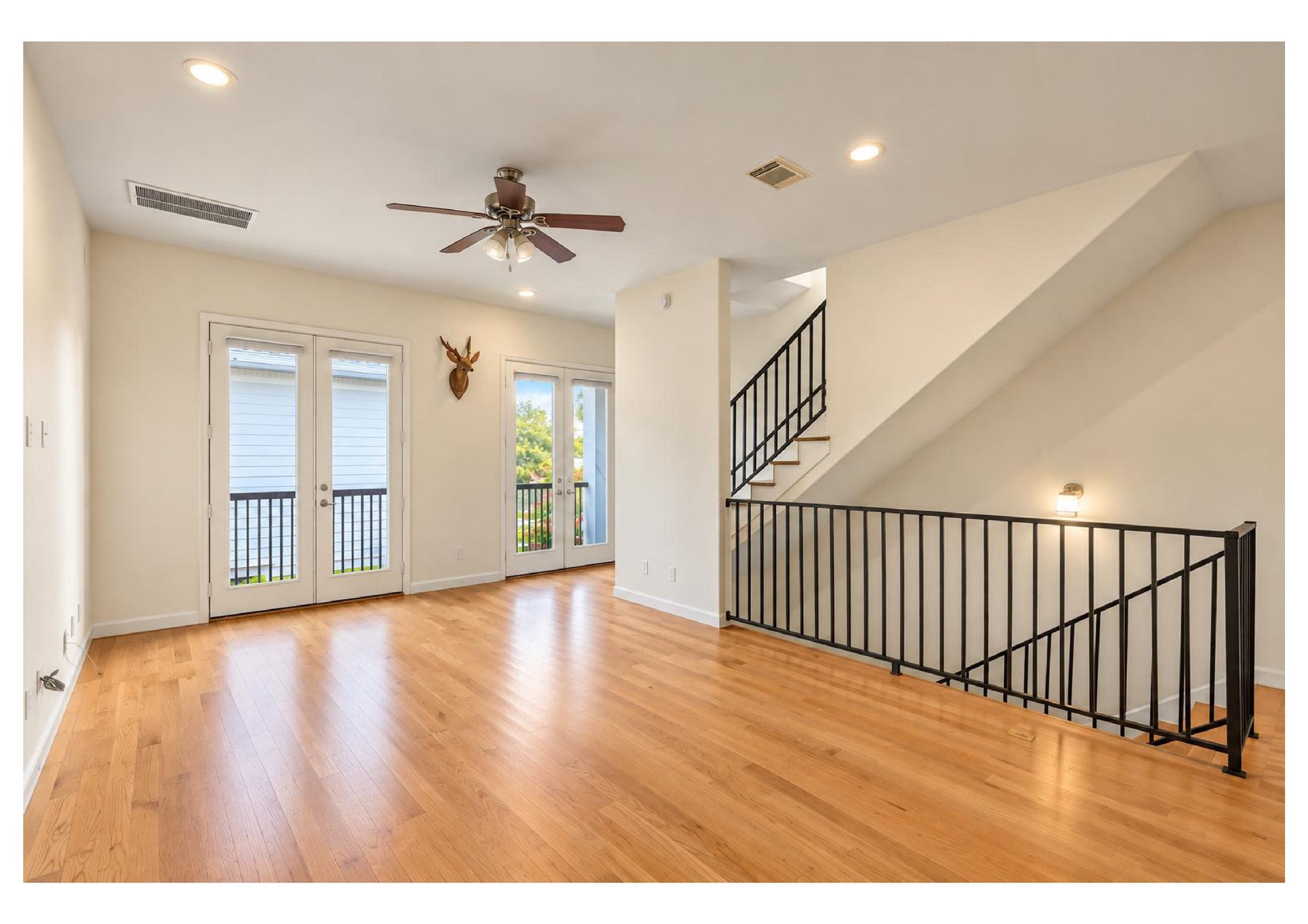 802 Waverly Street C Property Photo 3