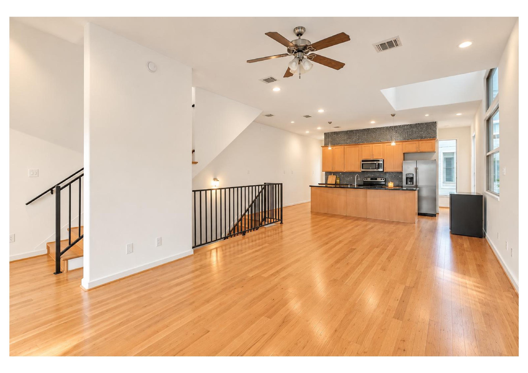 802 Waverly Street C Property Photo 10