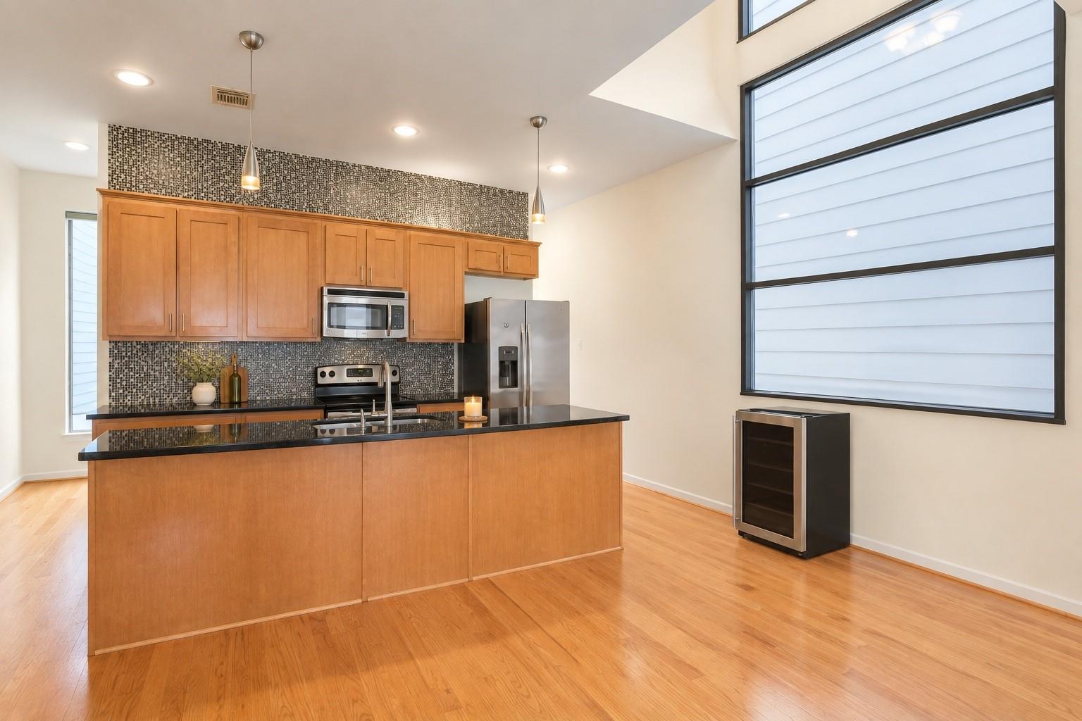 802 Waverly Street C Property Photo 15