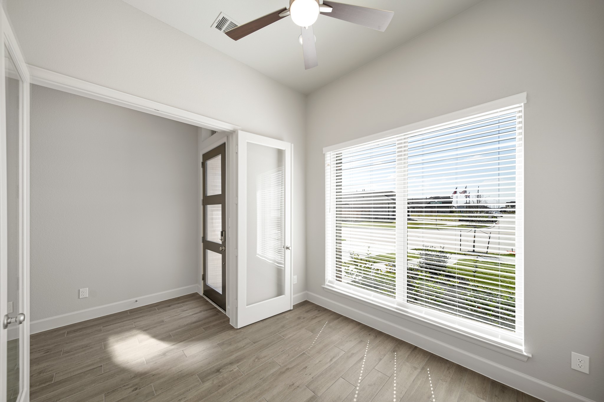 19007 Satsuma Ridge Drive Property Photo 5