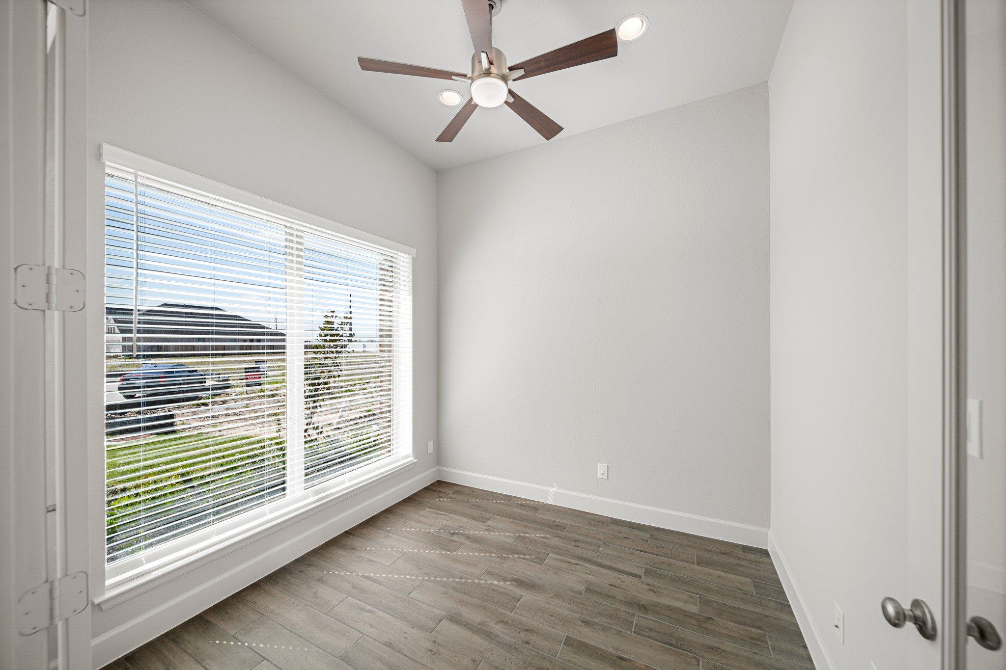 19007 Satsuma Ridge Drive Property Photo 6