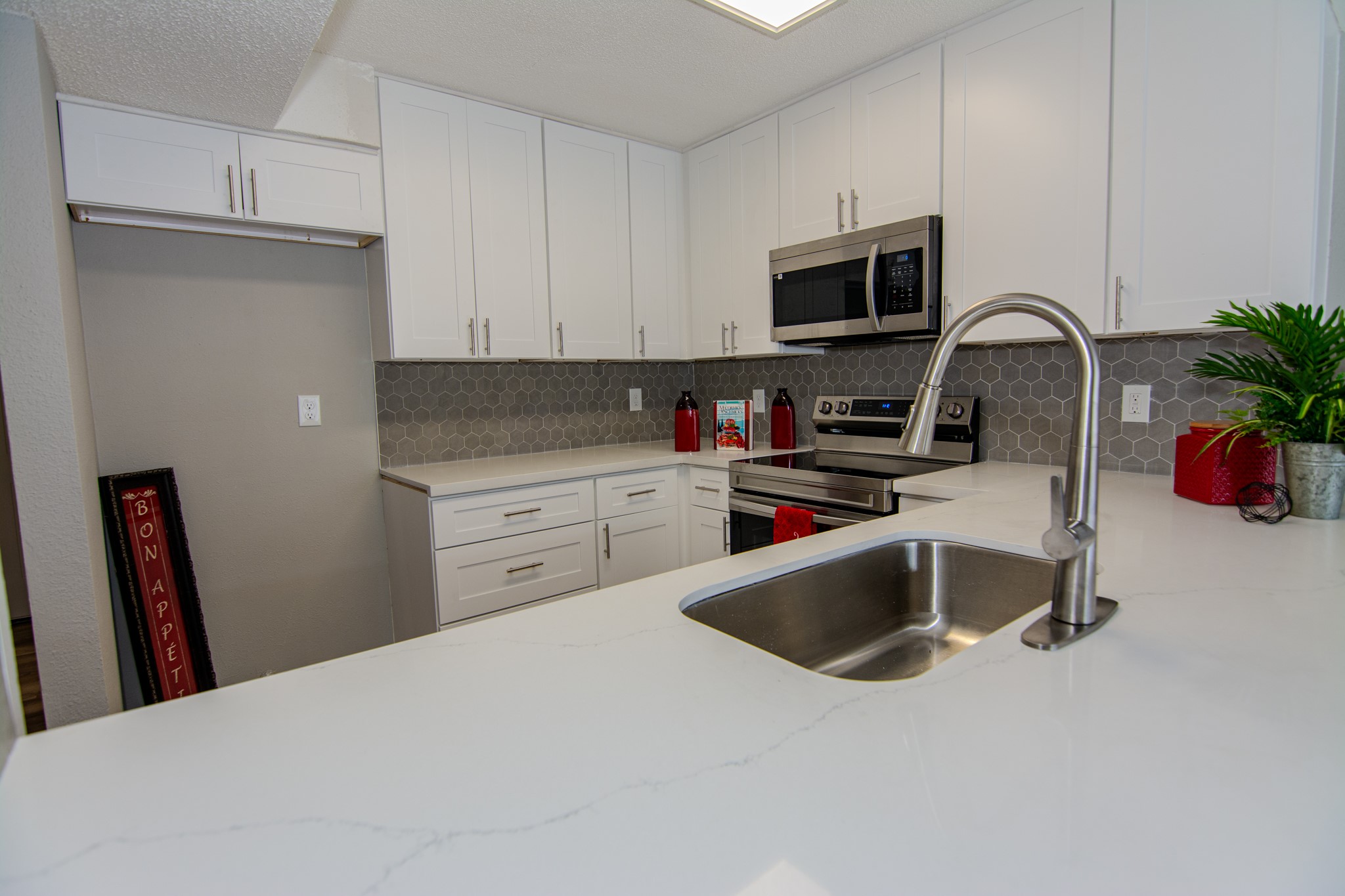 12973 Wirevine Lane Property Photo 3