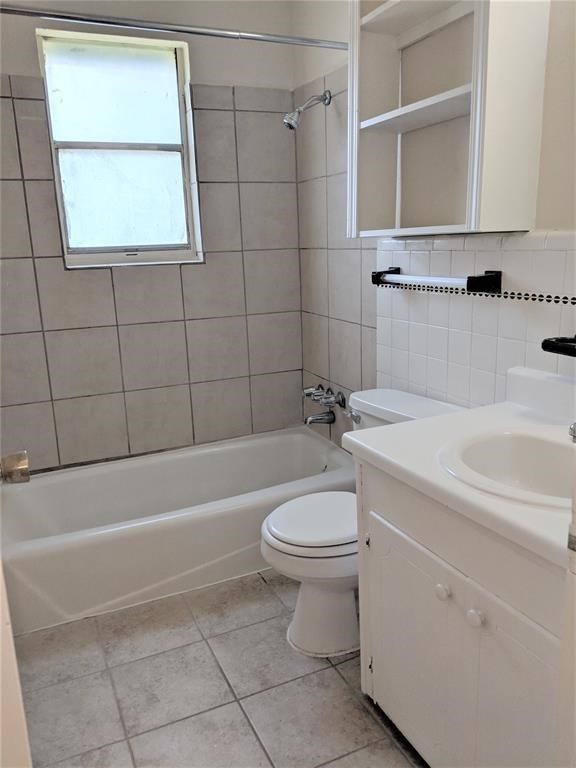 915 Alexander Street 2 Property Photo 3