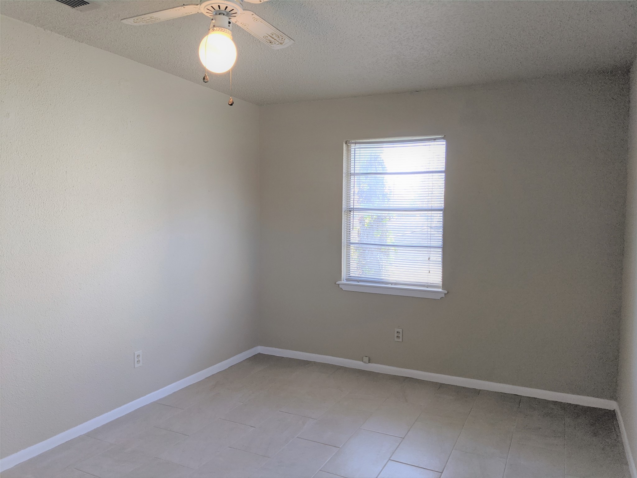 915 Alexander Street 2 Property Photo 11