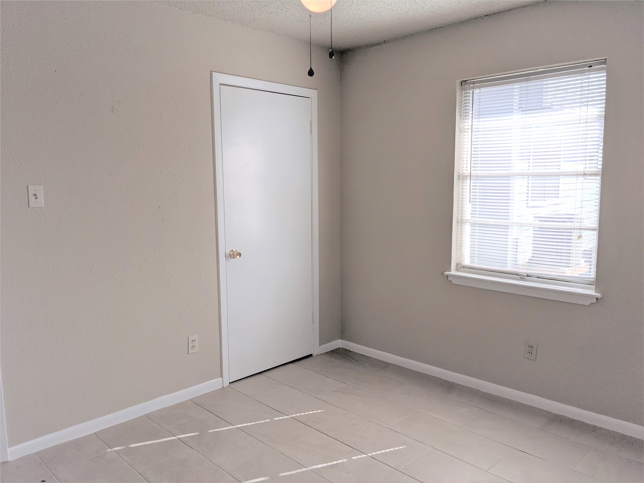 915 Alexander Street 2 Property Photo 11