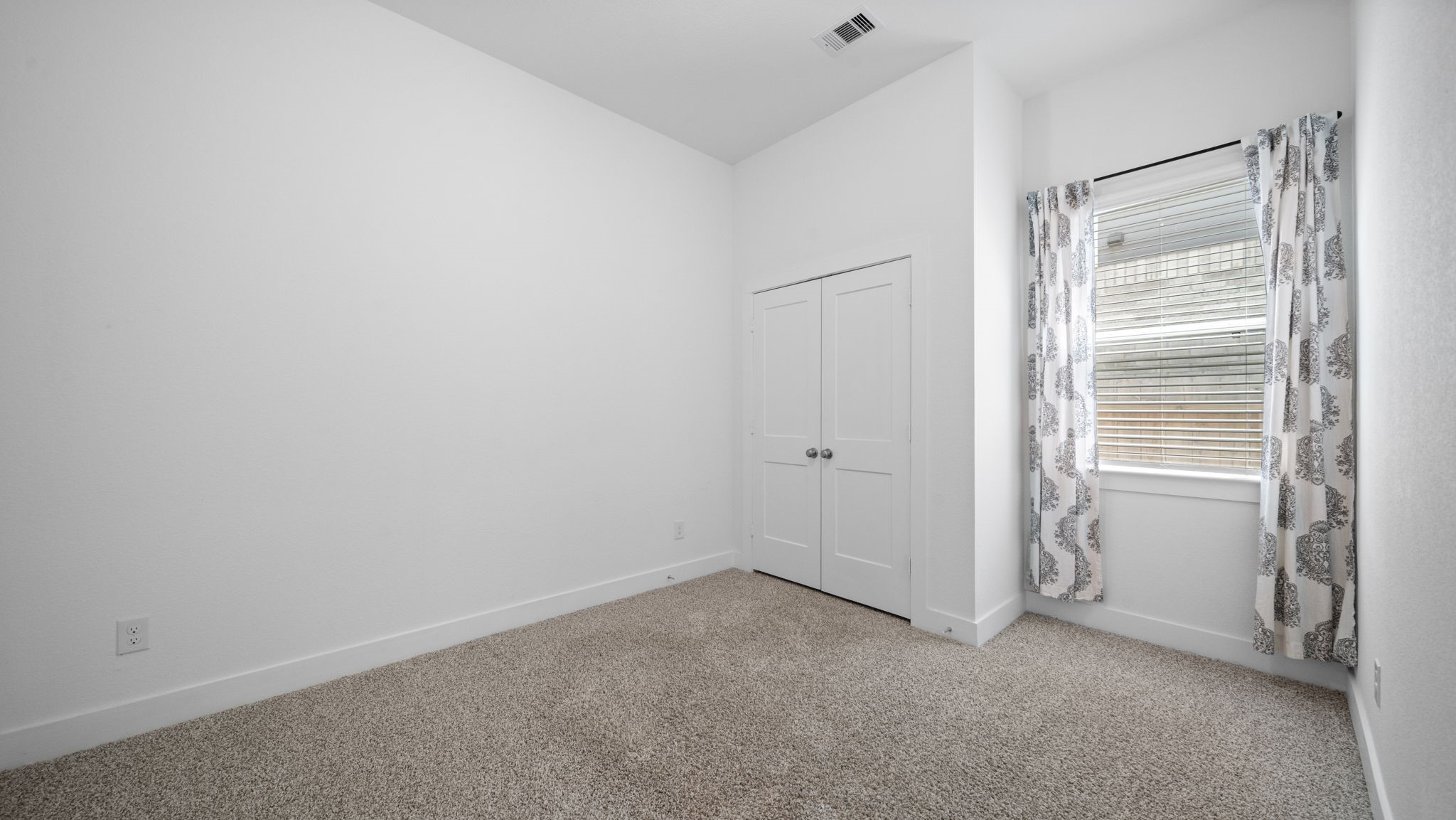505 Burnaby Court Property Photo 23