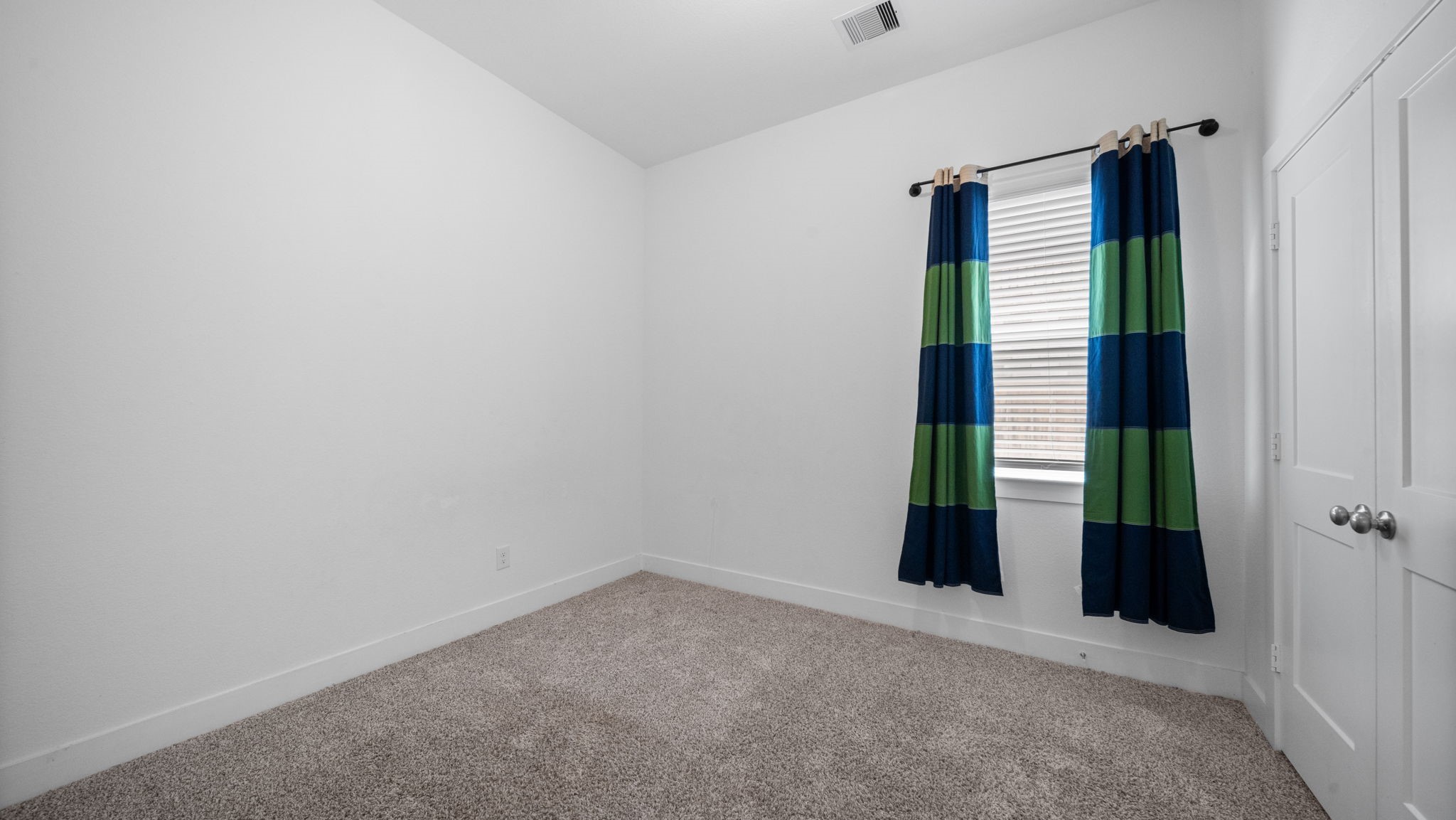 505 Burnaby Court Property Photo 25