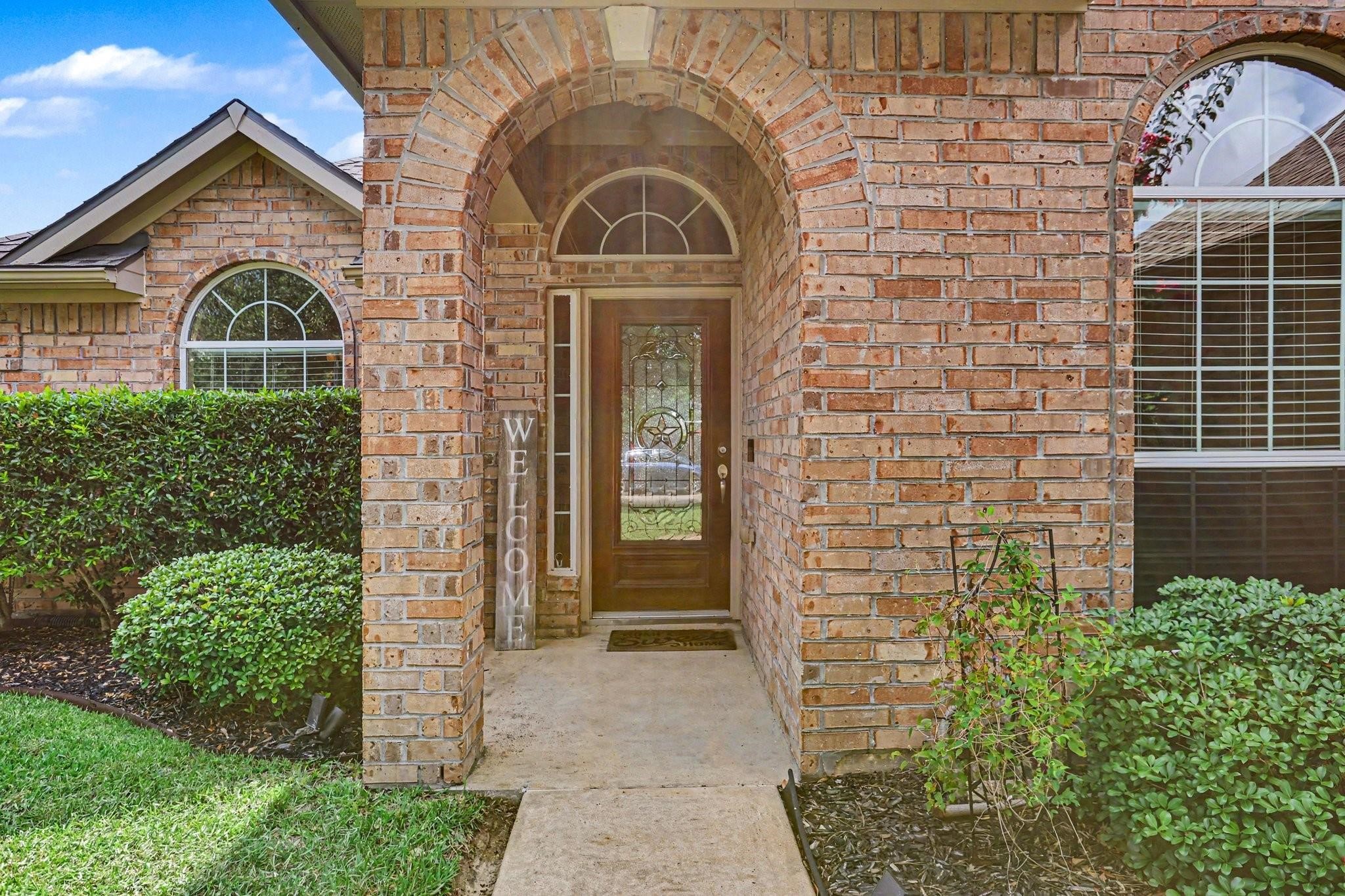 6615 Crystal Forest Trail Property Photo 4