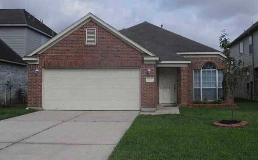 22531 Goss Spring Court Property Photo 1