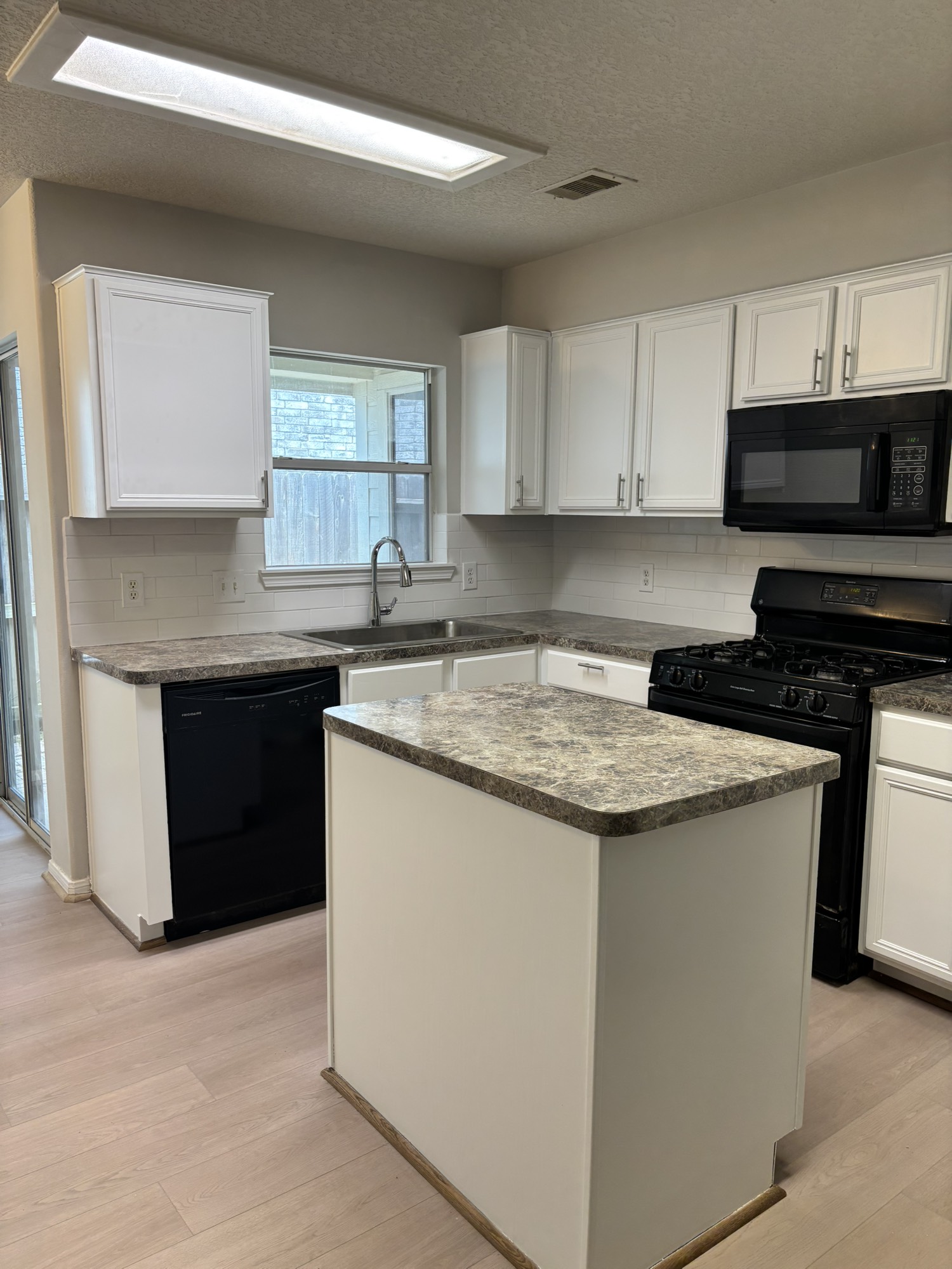 22531 Goss Spring Court Property Photo 7