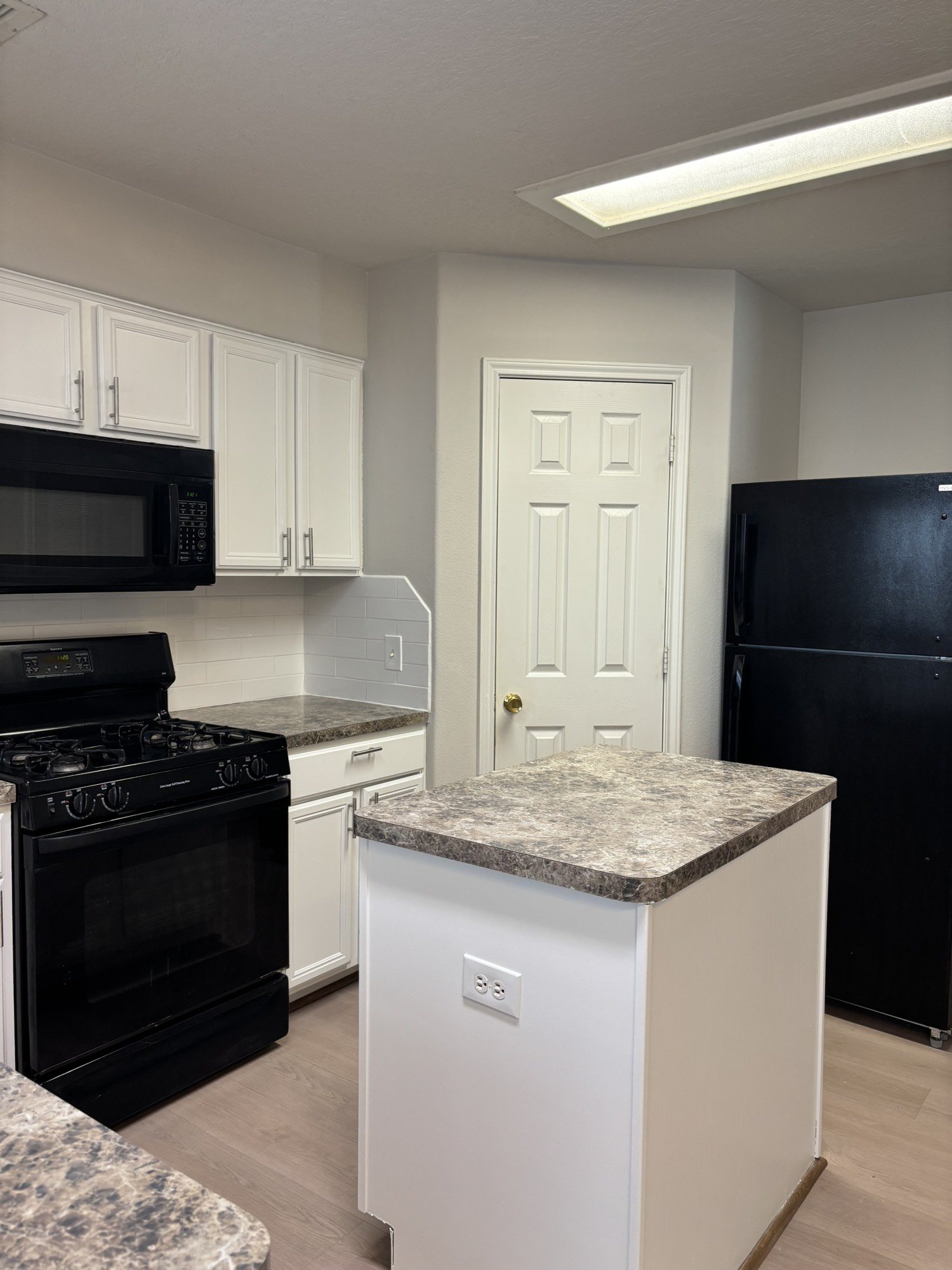22531 Goss Spring Court Property Photo 8