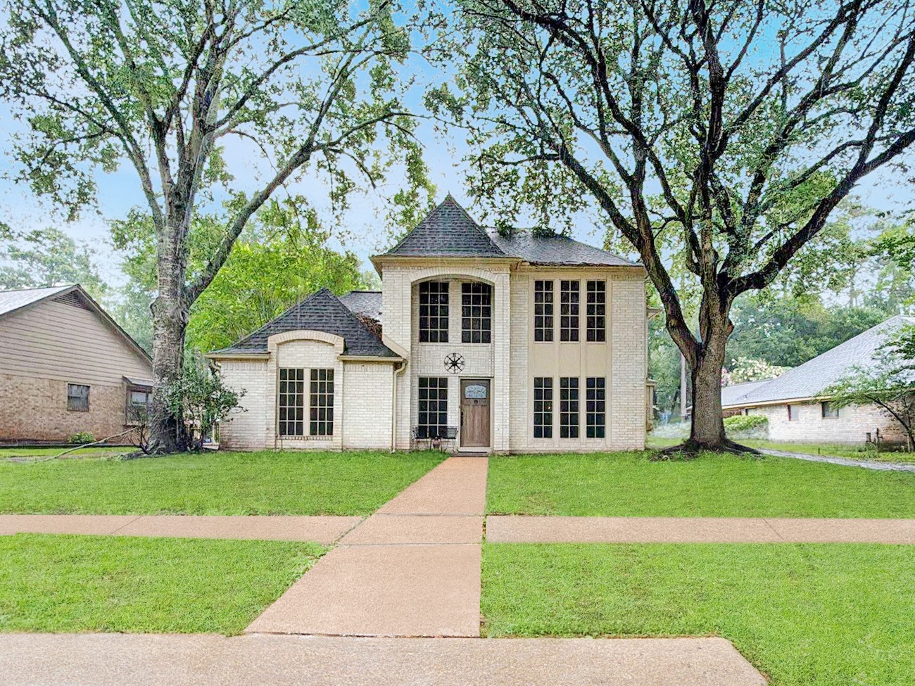 15026 River Park Drive Property Photo 1