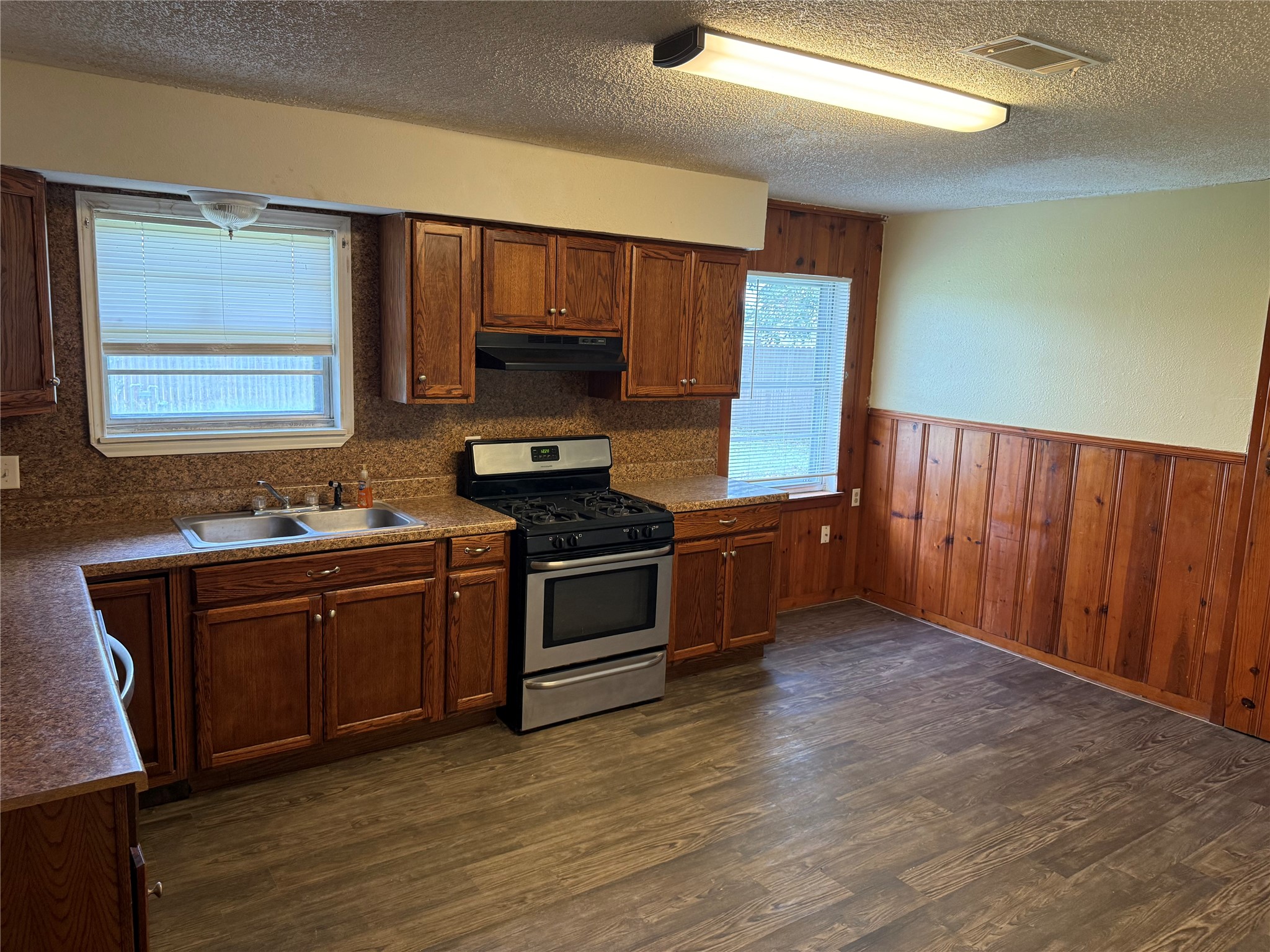 216 Schilling Street Property Photo 10