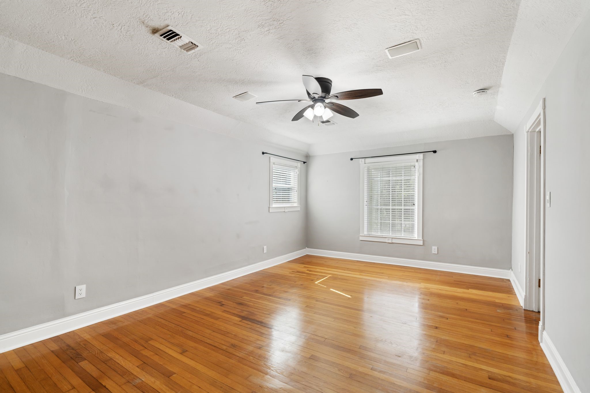 718 Garden Oaks Boulevard Property Photo 28