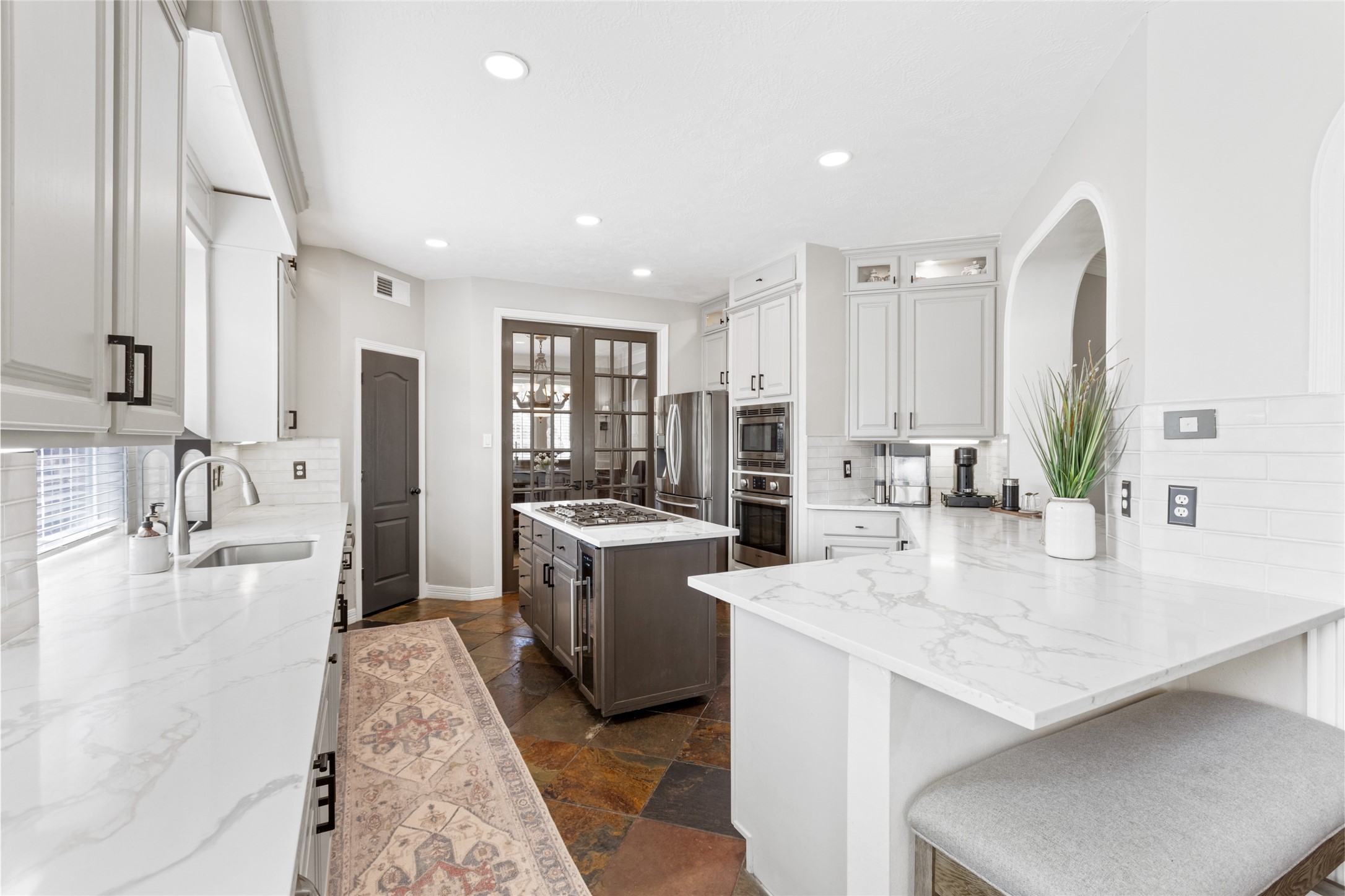15912 Rosethorn Court Property Photo 8