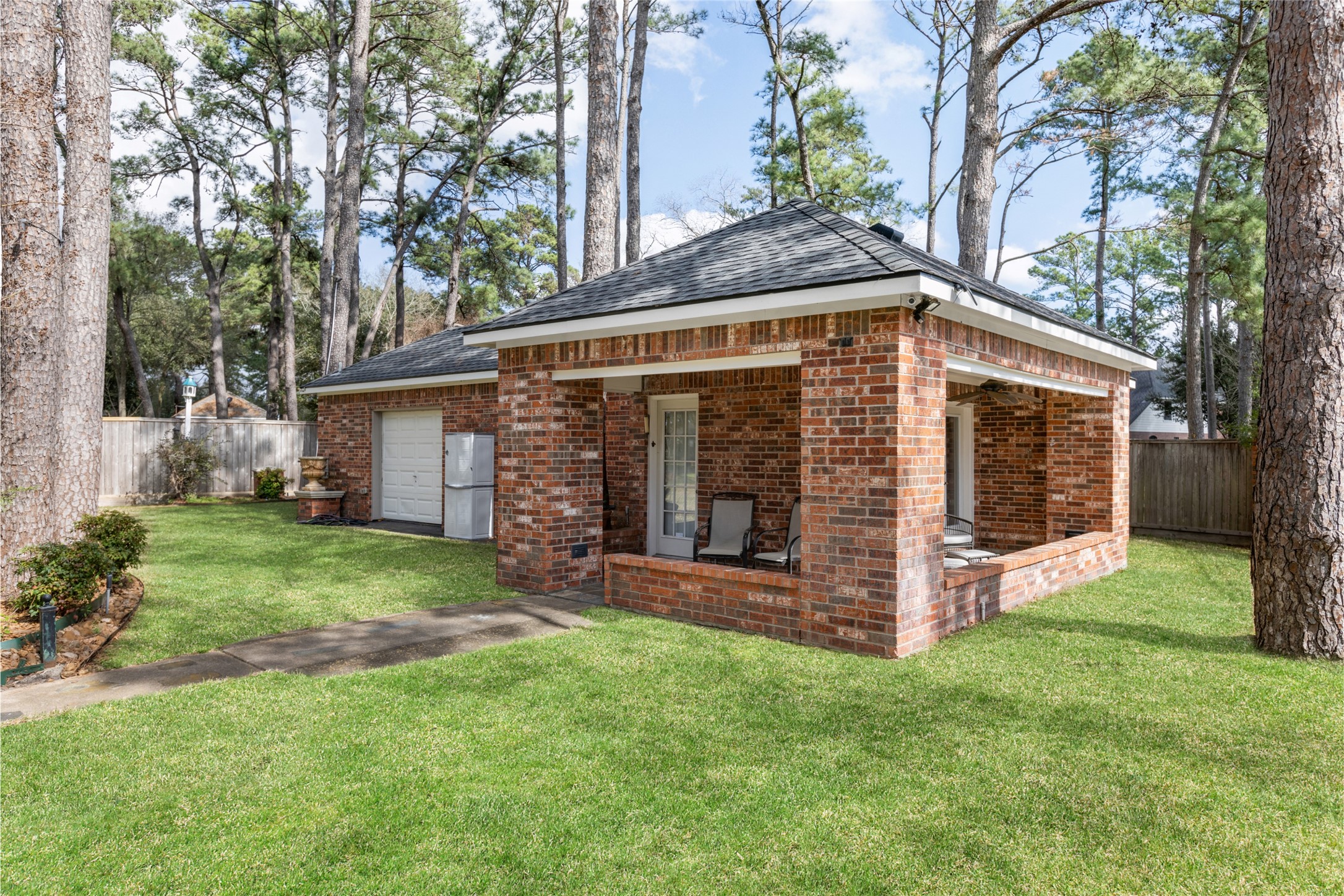 15912 Rosethorn Court Property Photo 34