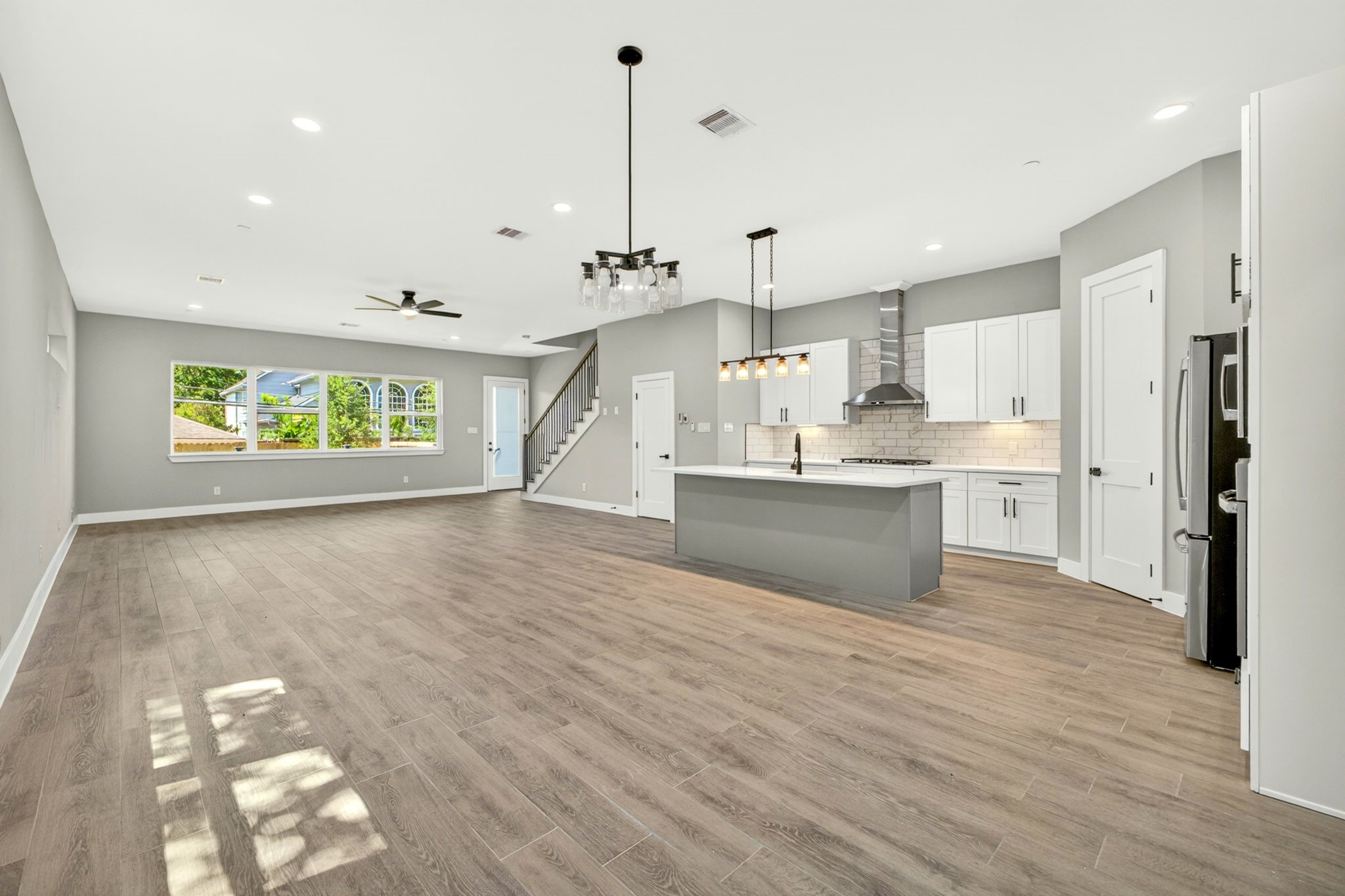 4517 Larch Lane Property Photo 6