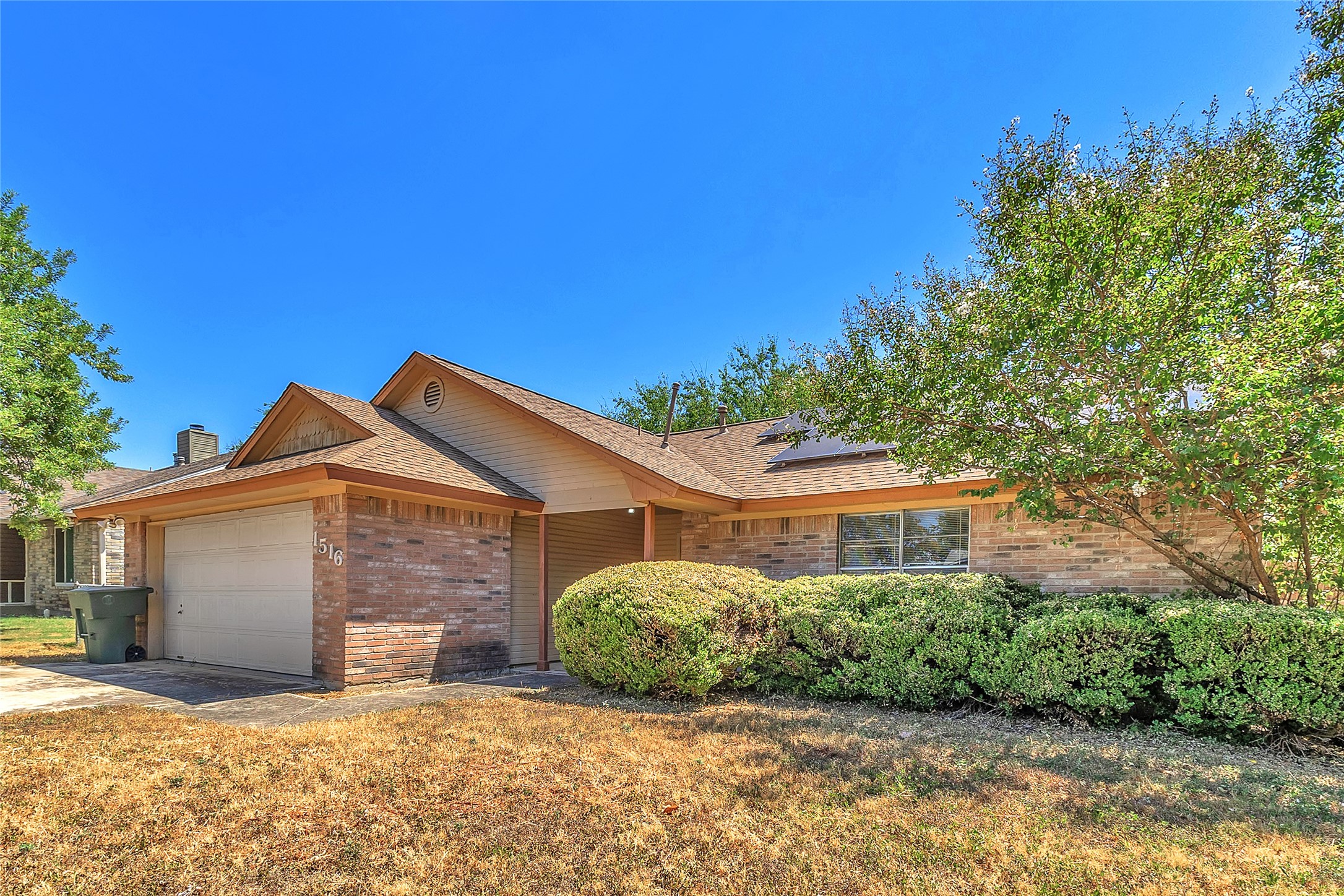 1516 Violet Avenue Property Photo 1
