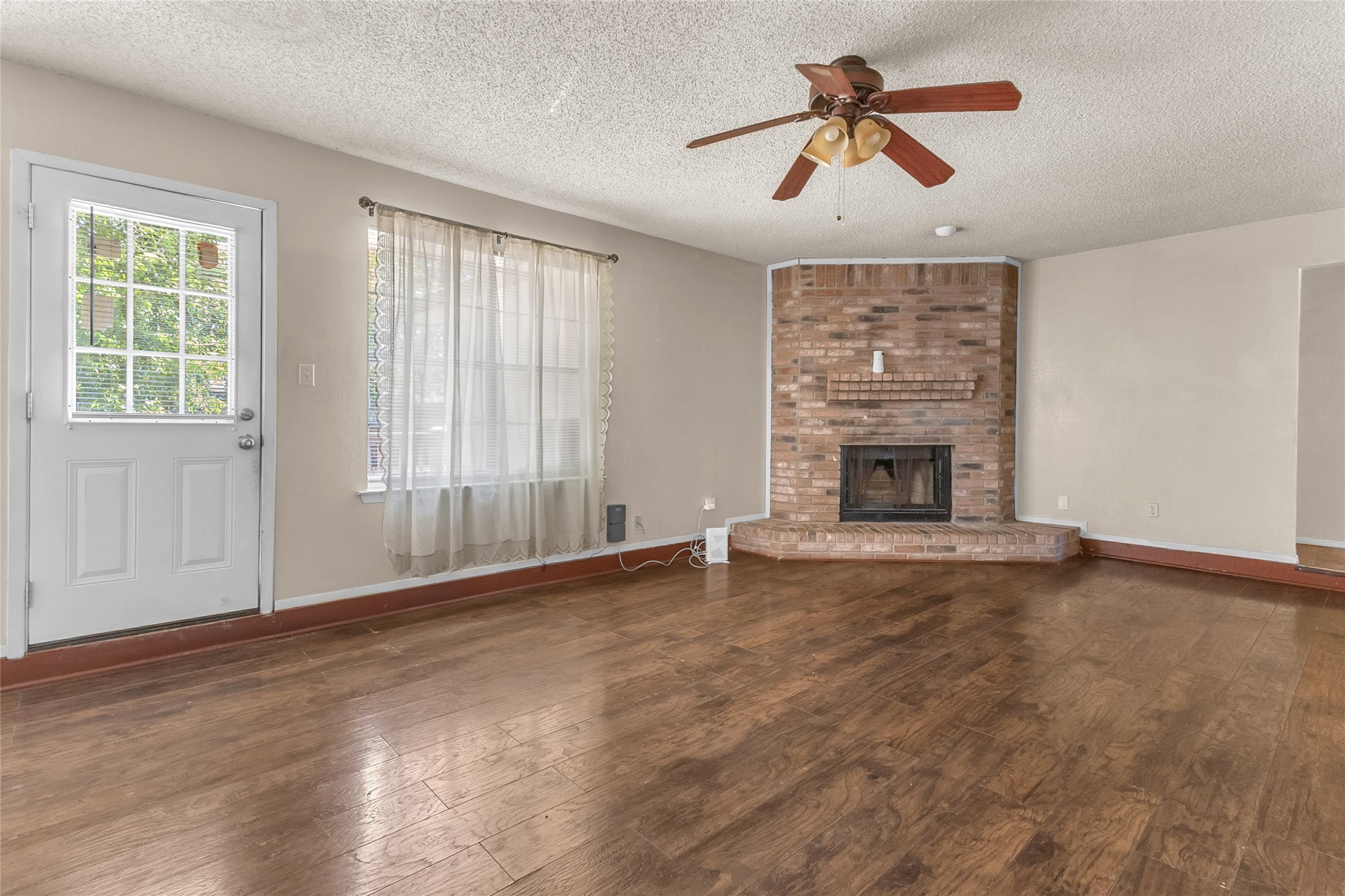 1516 Violet Avenue Property Photo 3