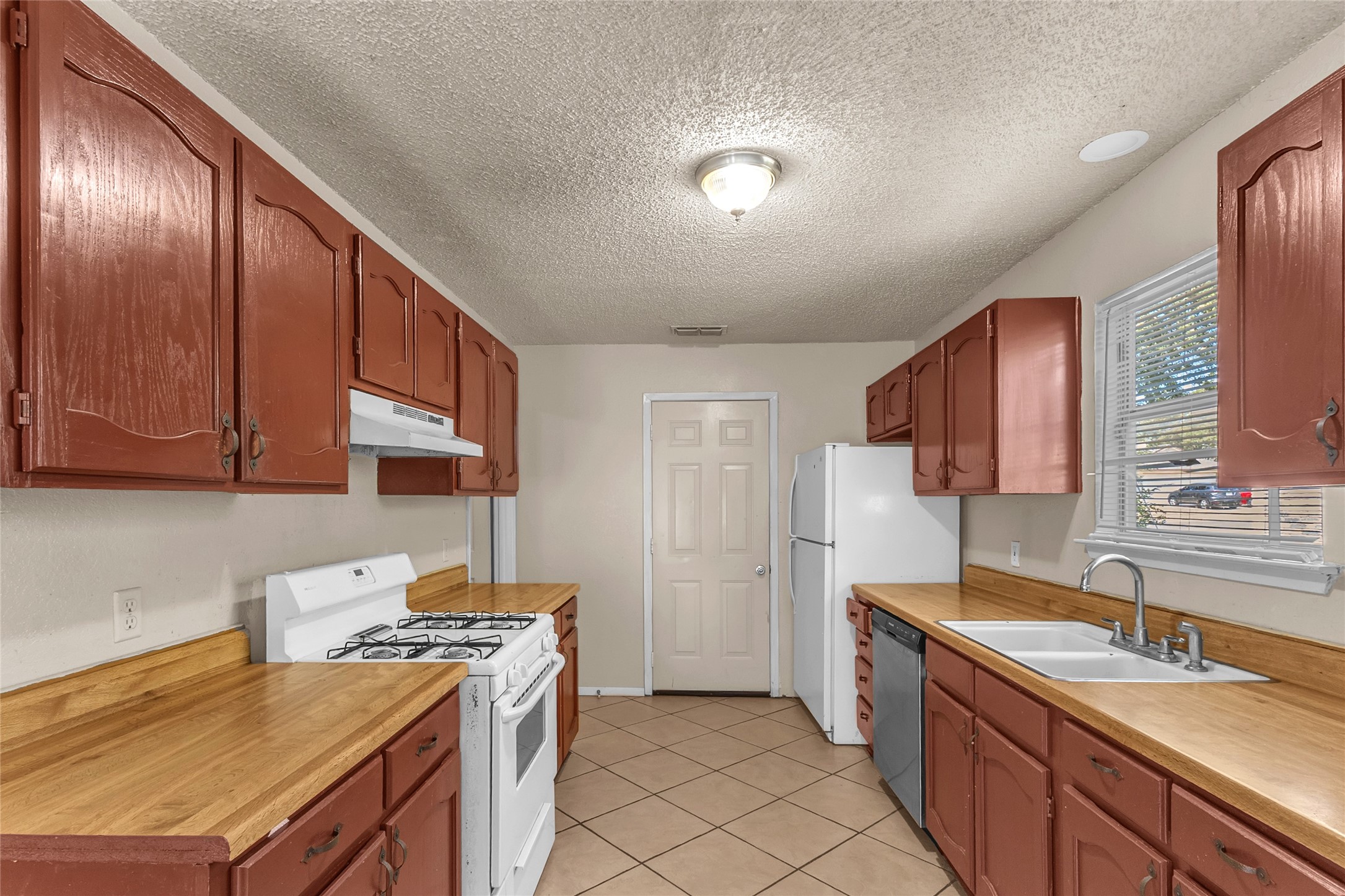 1516 Violet Avenue Property Photo 5