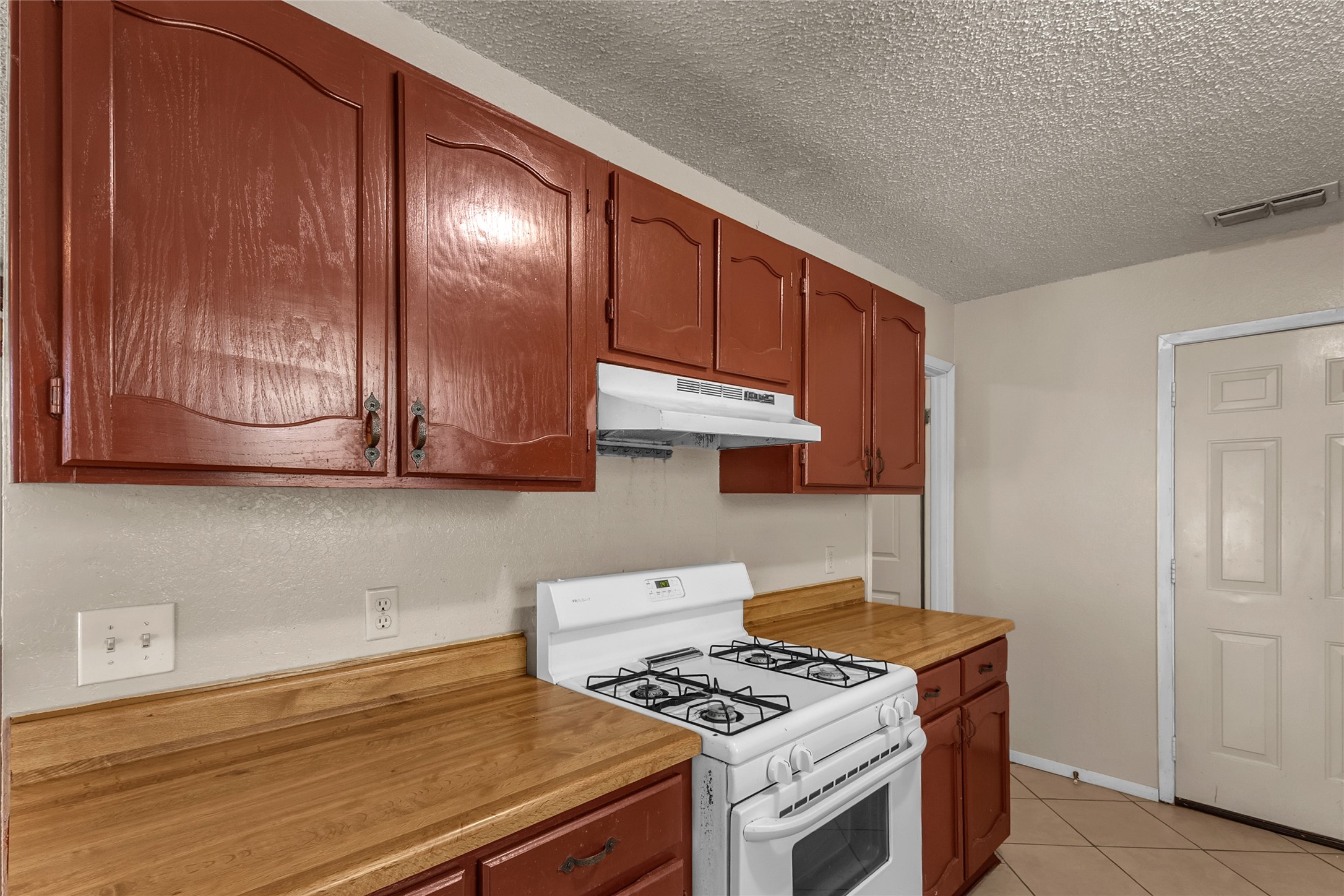 1516 Violet Avenue Property Photo 8
