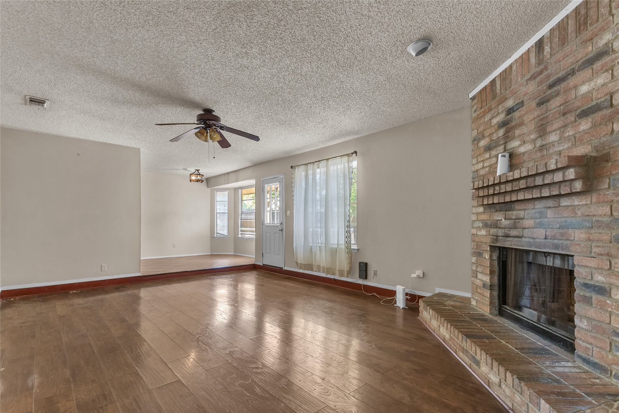 1516 Violet Avenue Property Photo 10