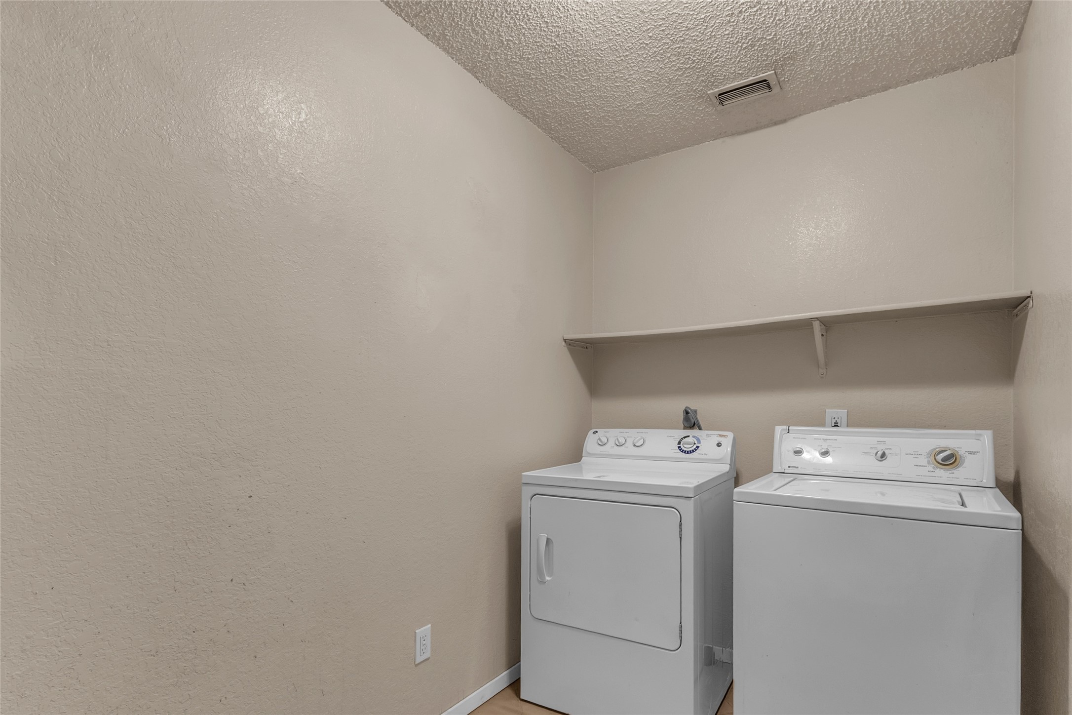 1516 Violet Avenue Property Photo 17