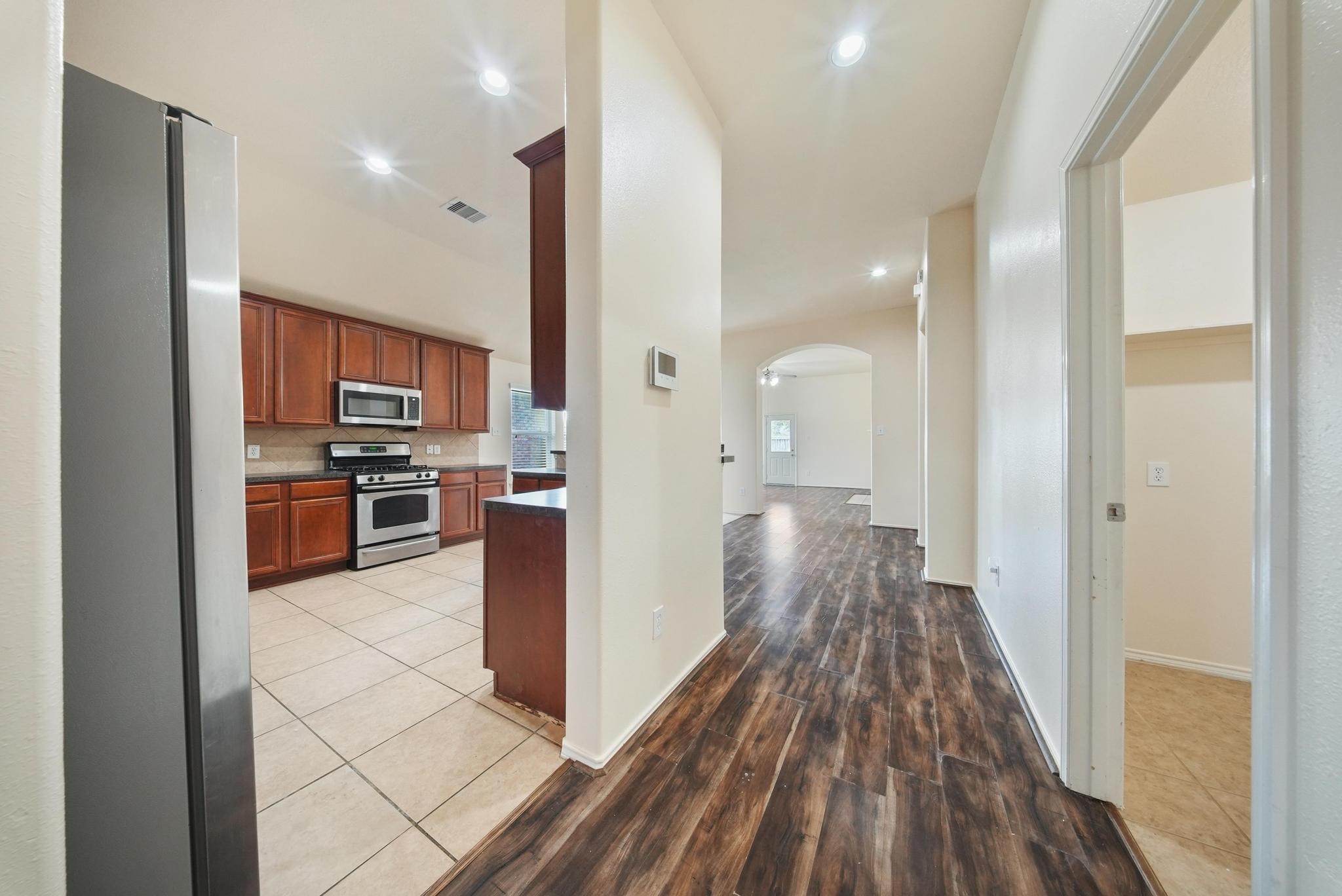 5015 Bridgecrossing Court Property Photo 6