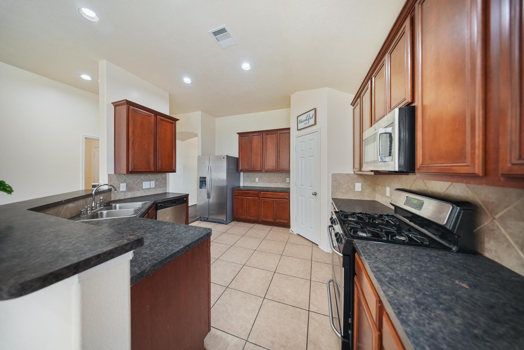 5015 Bridgecrossing Court Property Photo 7
