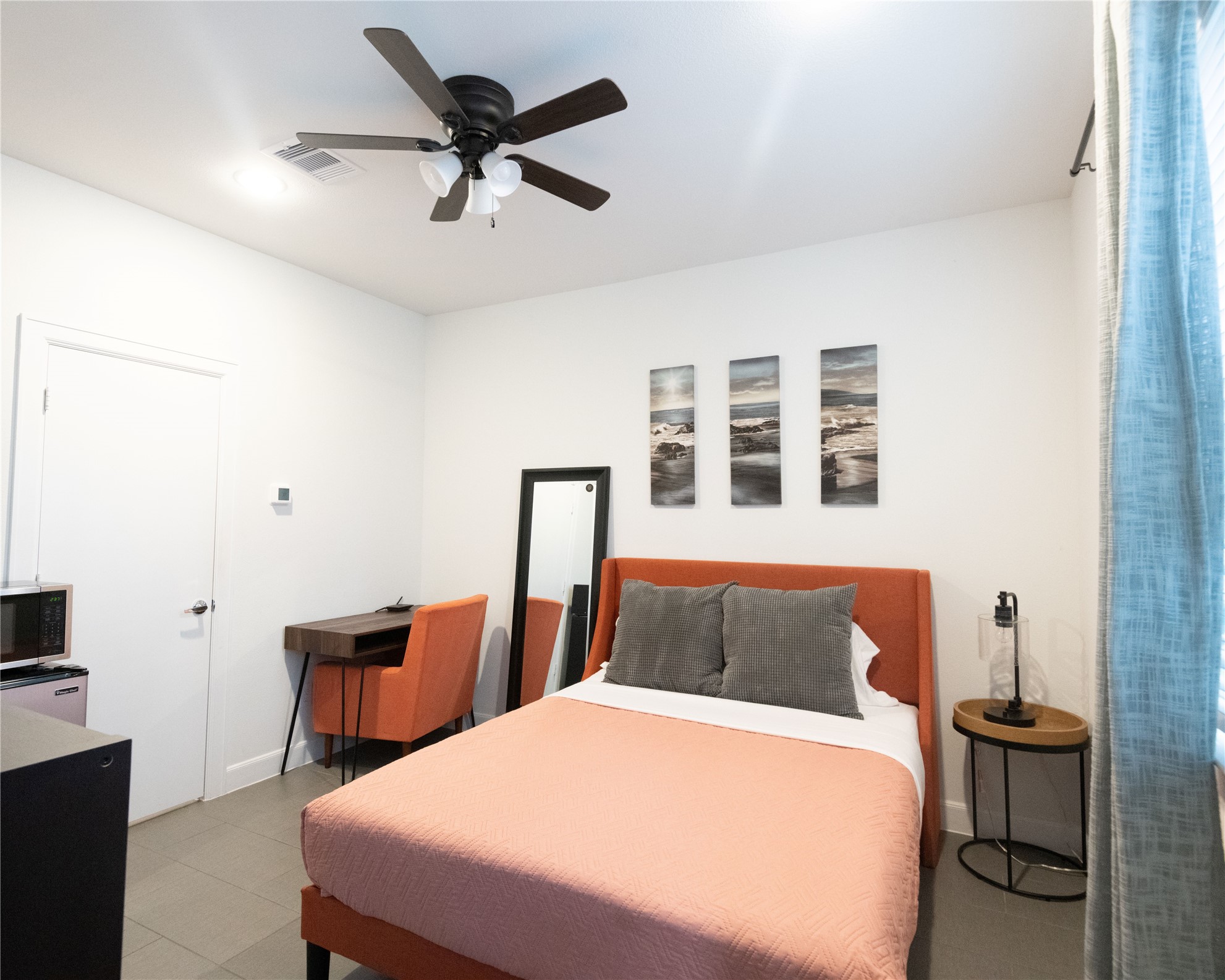2711 Eado Grove Lane Property Photo 4