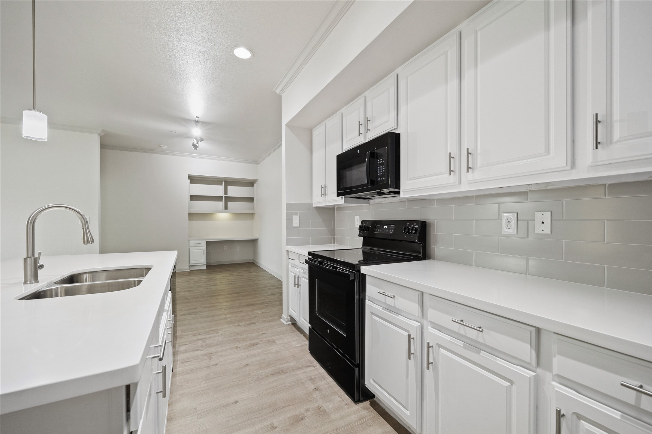 11925 Jones Road 2106 Property Photo 10