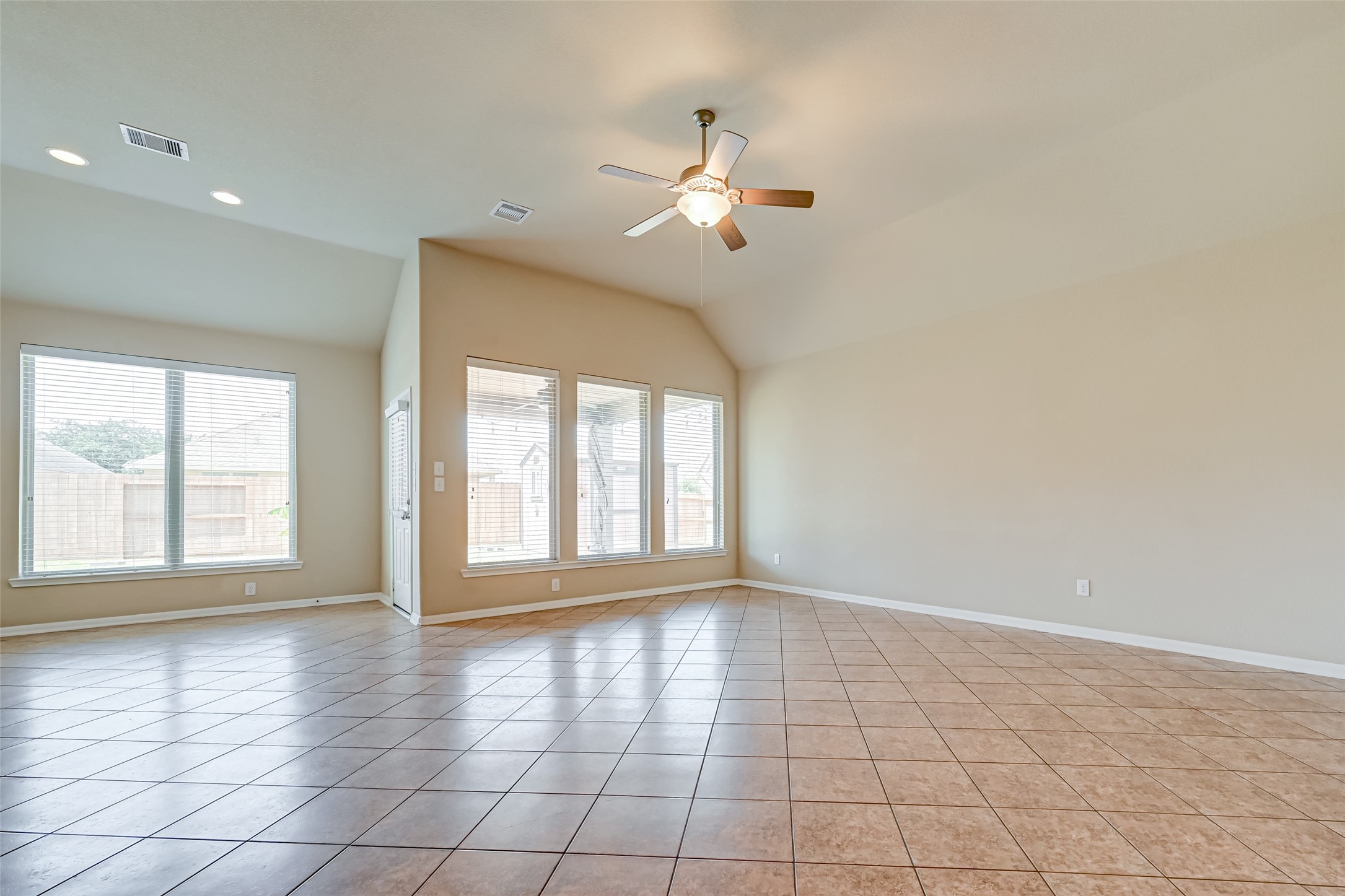 402 Conchola Lane Property Photo 6