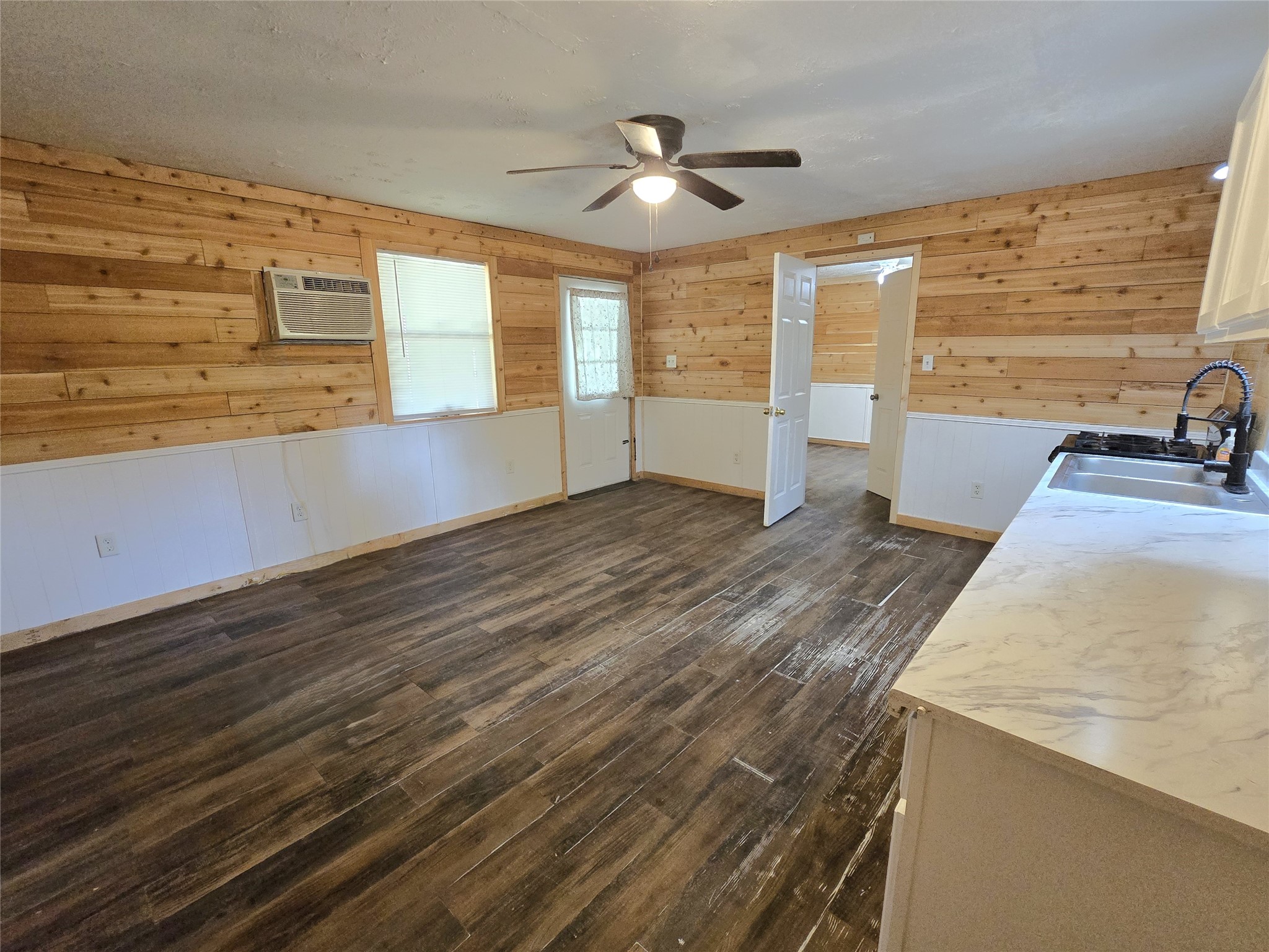 127 Navaho Trail Property Photo 6