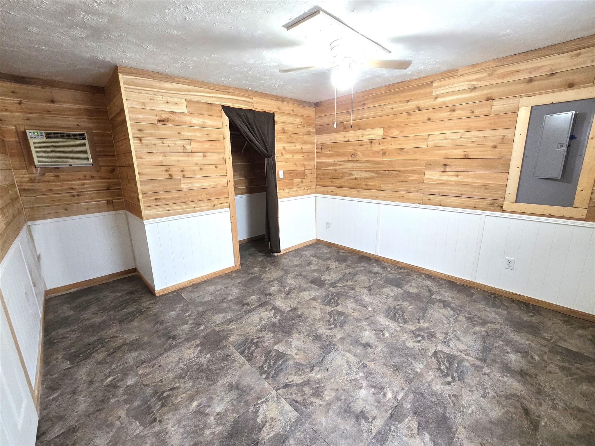 127 Navaho Trail Property Photo 8