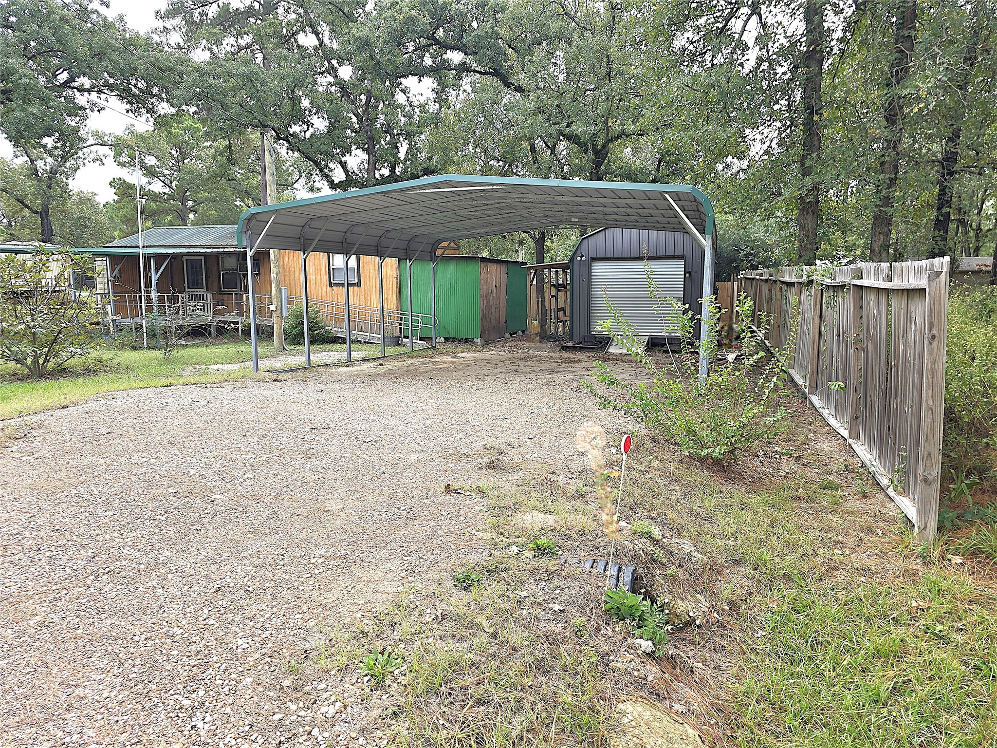 127 Navaho Trail Property Photo 9
