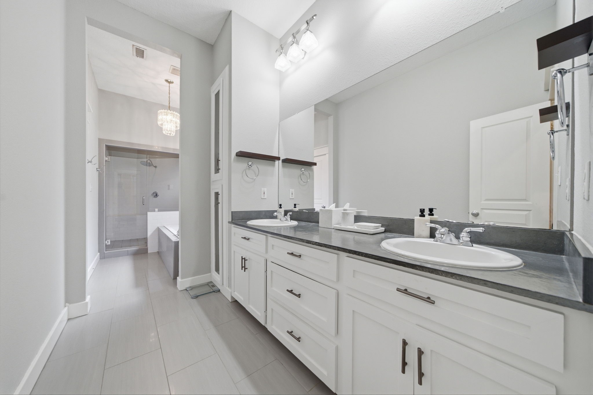 509 W 22nd Street Property Photo 12