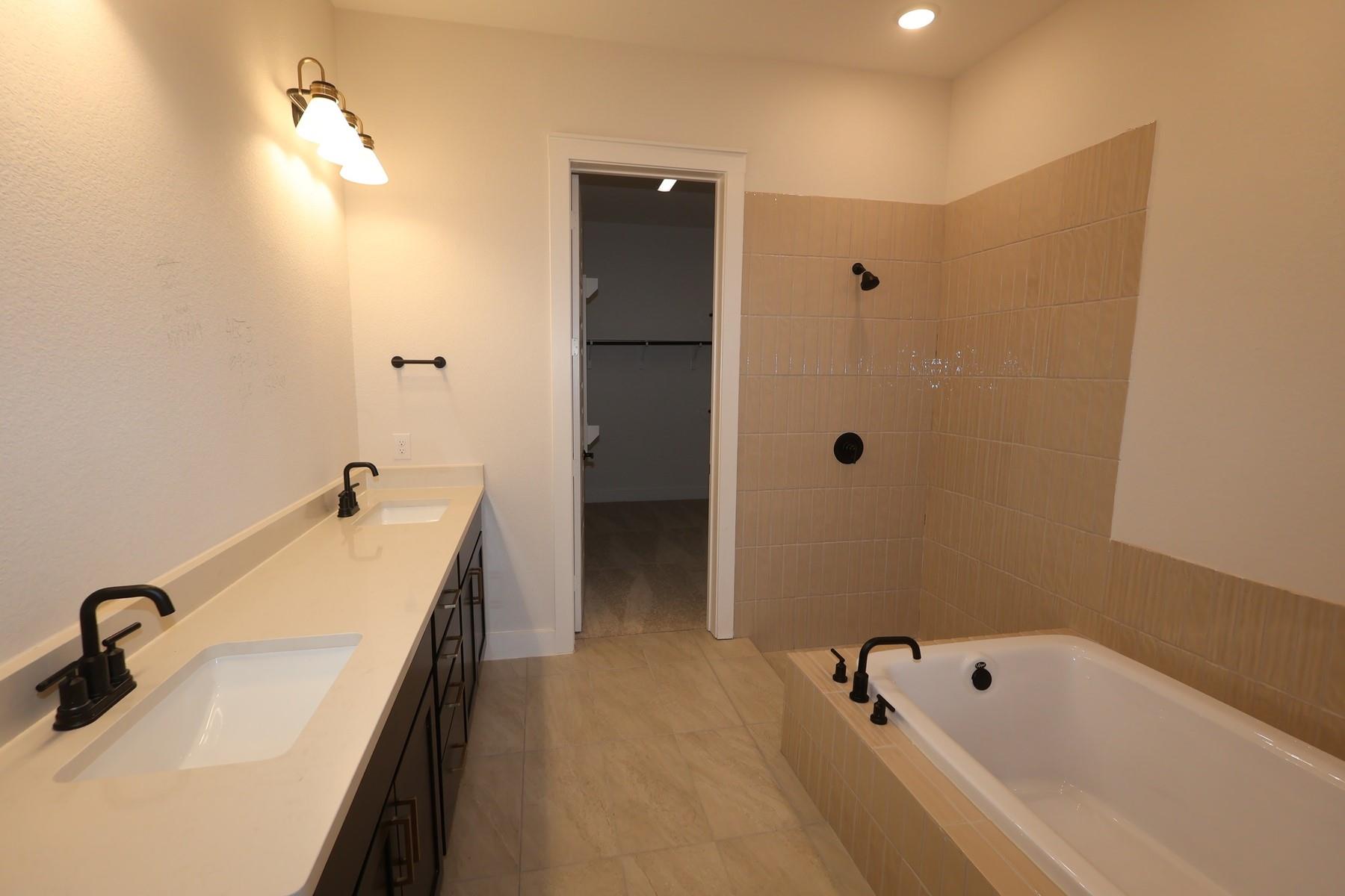 12110 Trailing Twilight Drive Property Photo 11