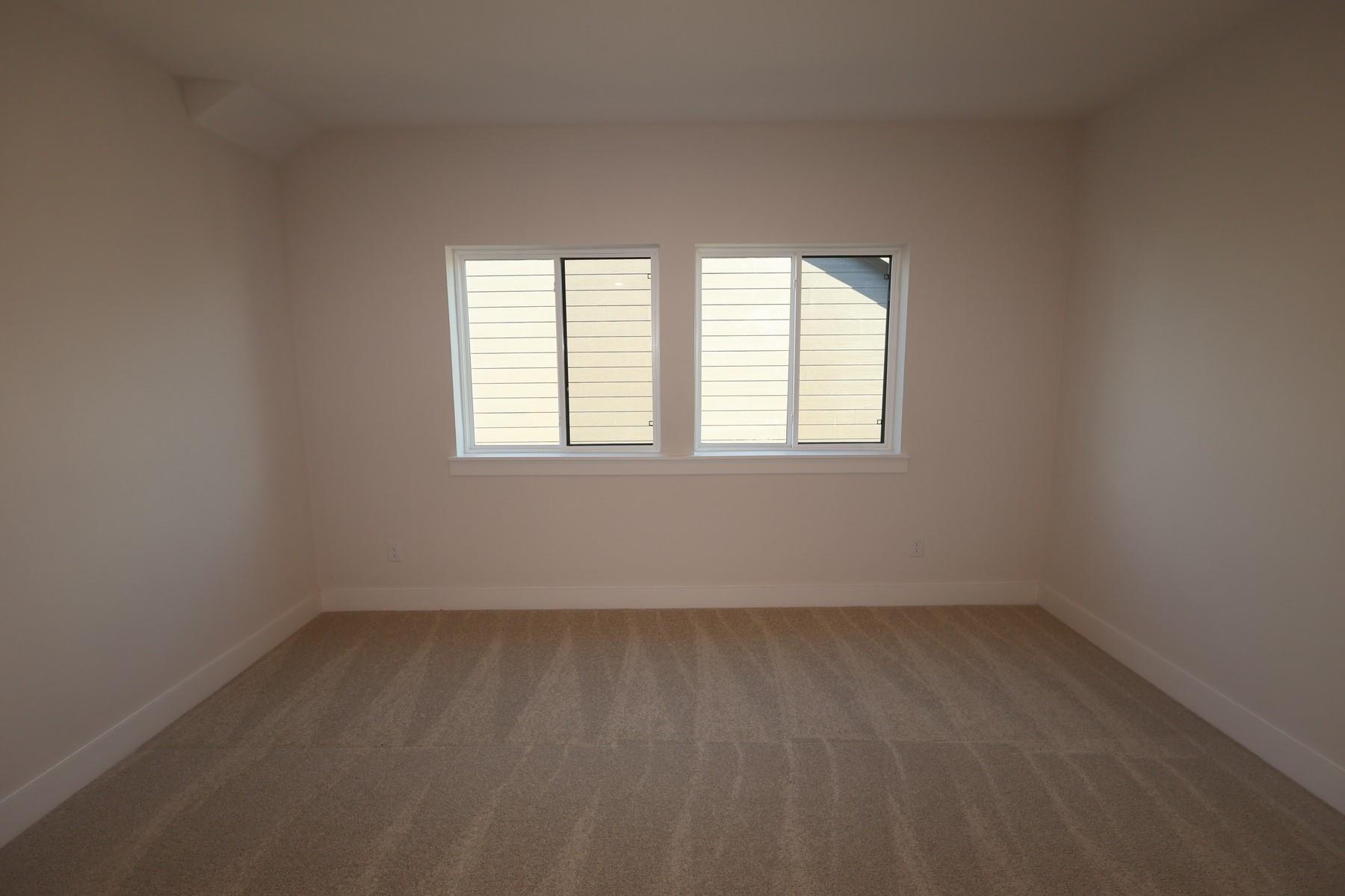 12110 Trailing Twilight Drive Property Photo 12