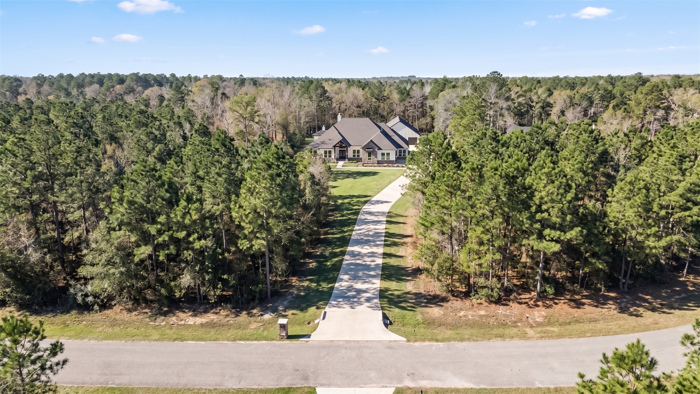 15386 Red Hawk Road Property Photo 5