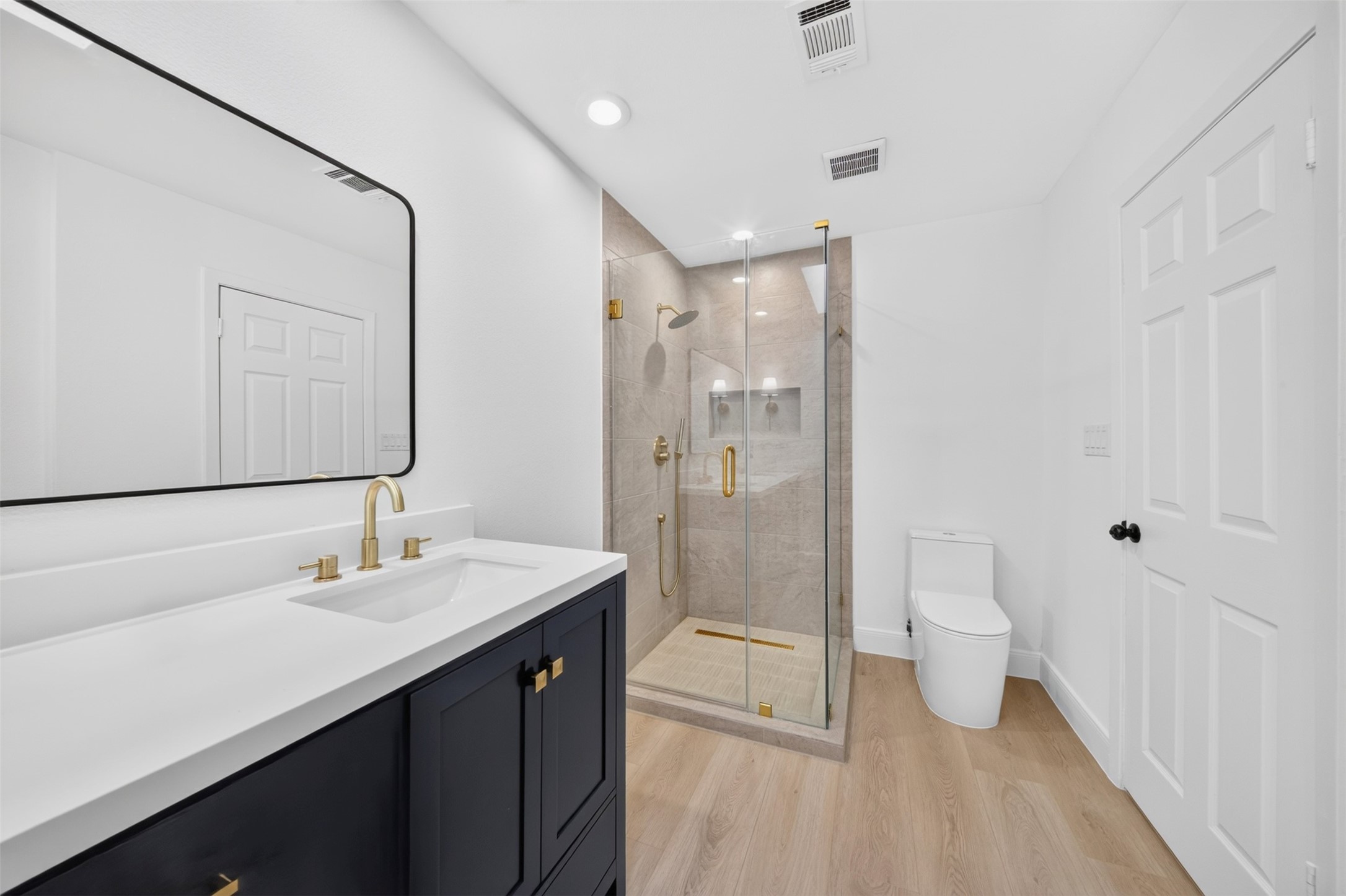 2126 Chimney Rock Road Property Photo 18
